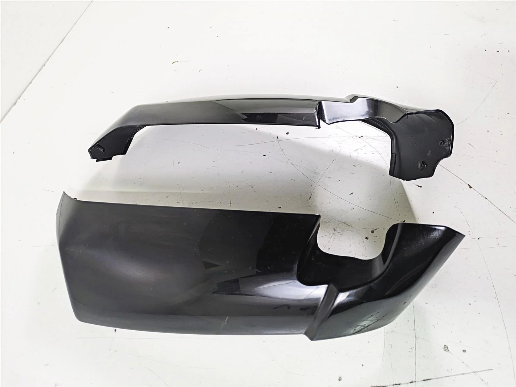 2012 Harley VRSCF Muscle V Rod Radiator Side Cover Fairing Set 26836-09 26837-09 - Image 2