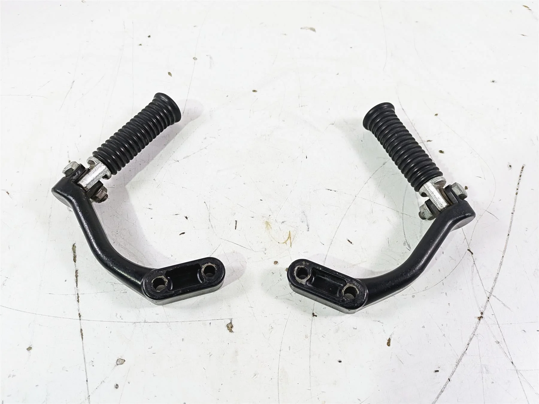 2012 Harley VRSCF Muscle V Rod Rear Passenger Footpeg Set 50822-09 50826-09