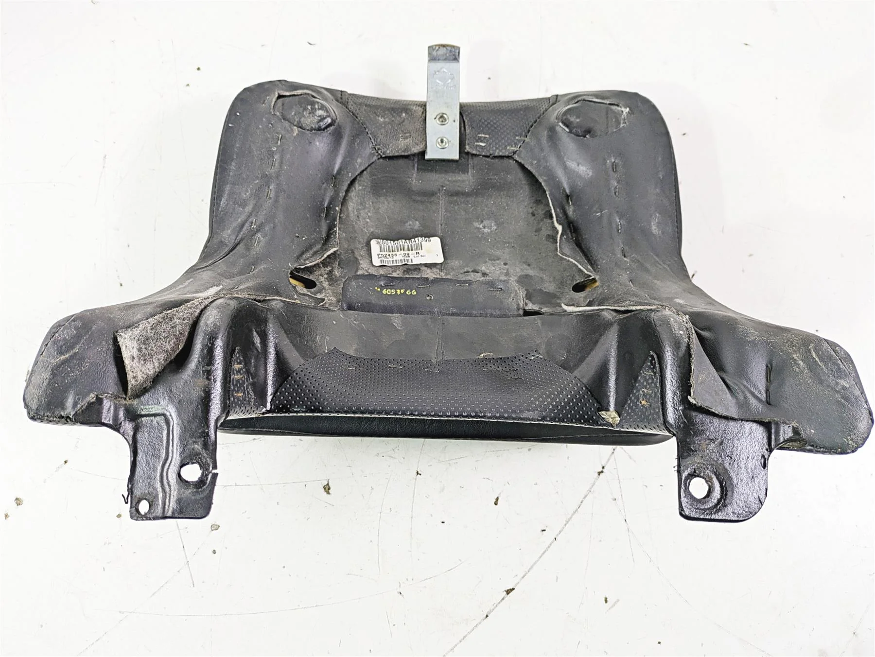 2012 Harley VRSCF Muscle V Rod Rear Passenger Seat Saddle - Read 52438-09 - Image 6