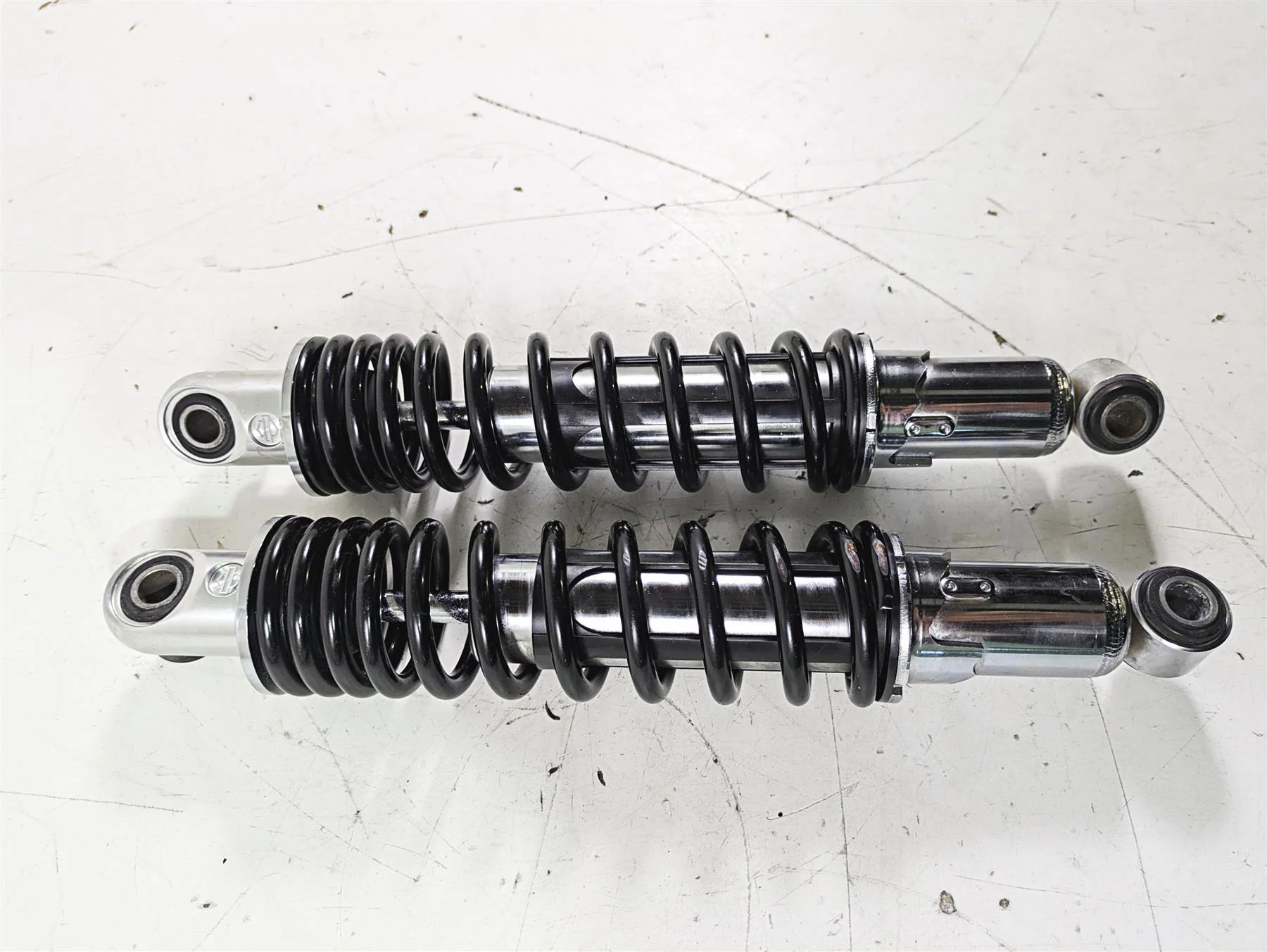2012 Harley VRSCF Muscle V Rod Rear Suspension Shock Shock Set 13" 54617-09 - Image 2