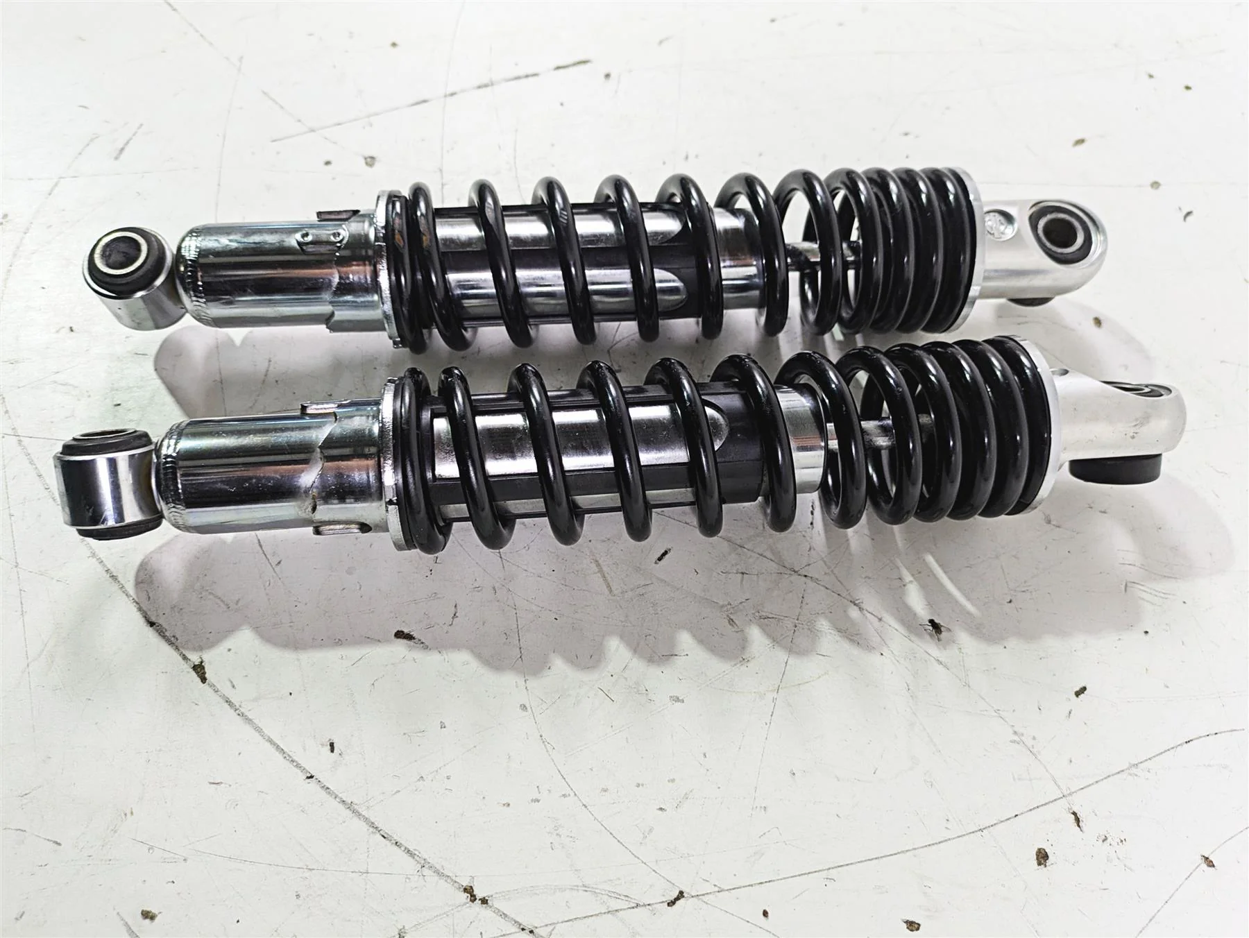 2012 Harley VRSCF Muscle V Rod Rear Suspension Shock Shock Set 13" 54617-09 - Image 3