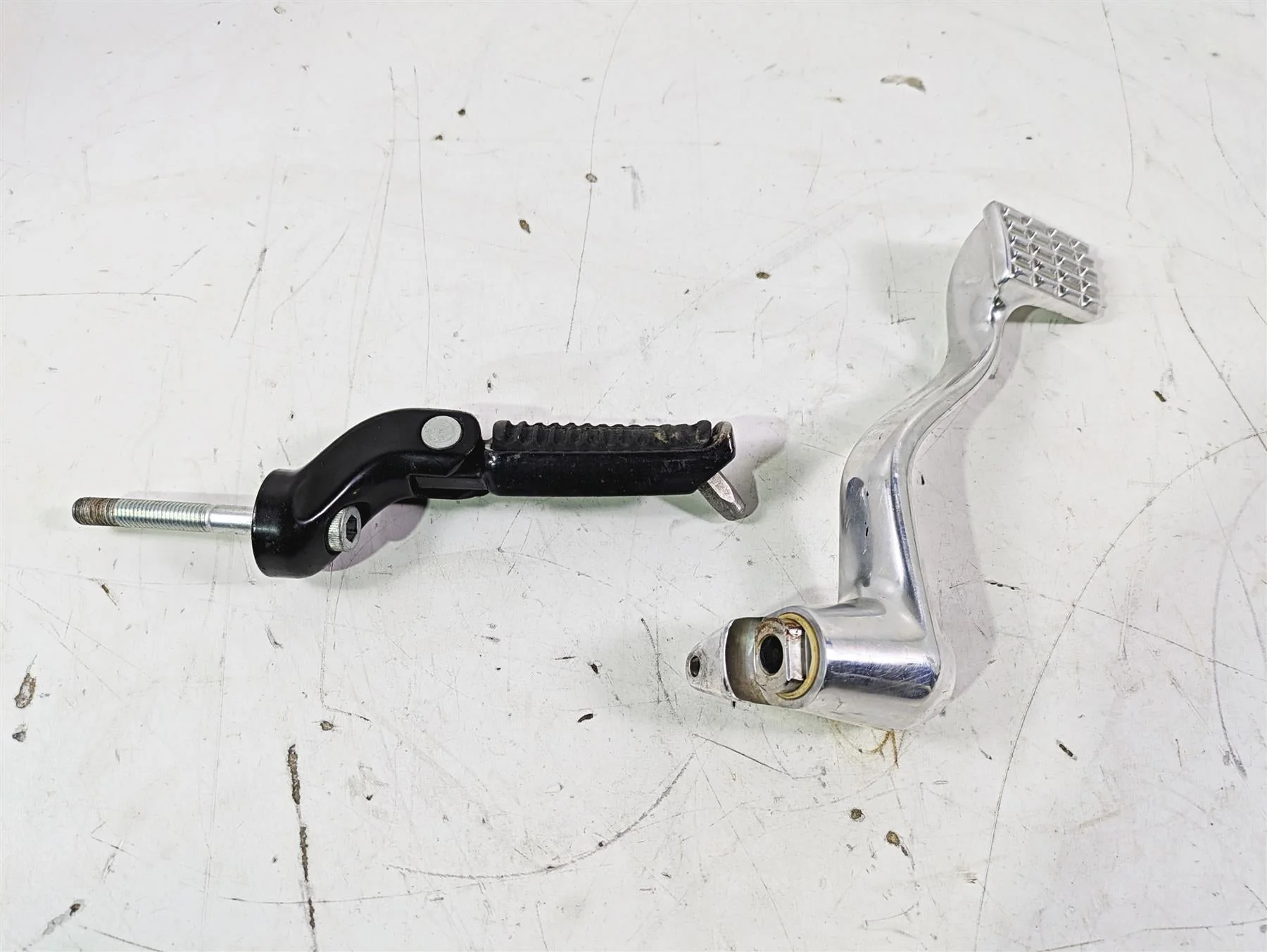 2012 Harley VRSCF Muscle V Rod Right Front Footpeg & Brake Lever 54046-12