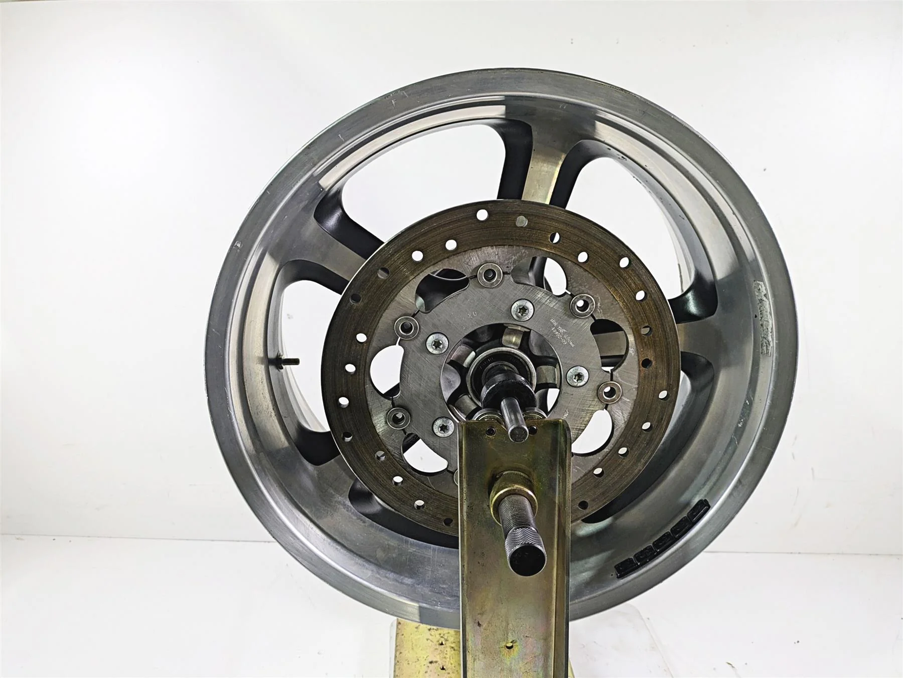 2012 Harley VRSCF Muscle V Rod Straight 18x8 Rear Wheel 40900169 - Image 5
