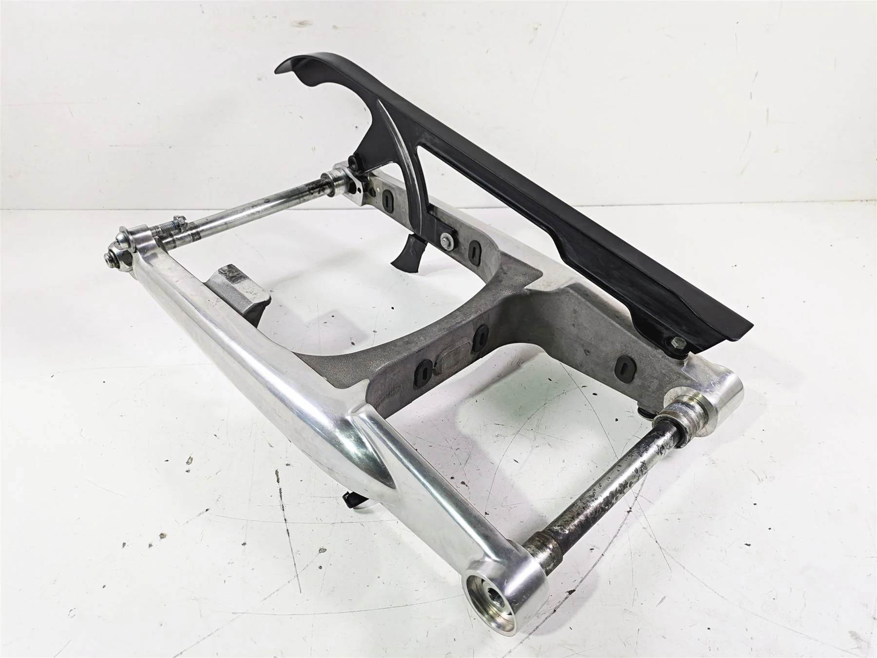 2012 Harley VRSCF Muscle V Rod Swingarm Swing Arm & Guards 48606-07A - Image 12