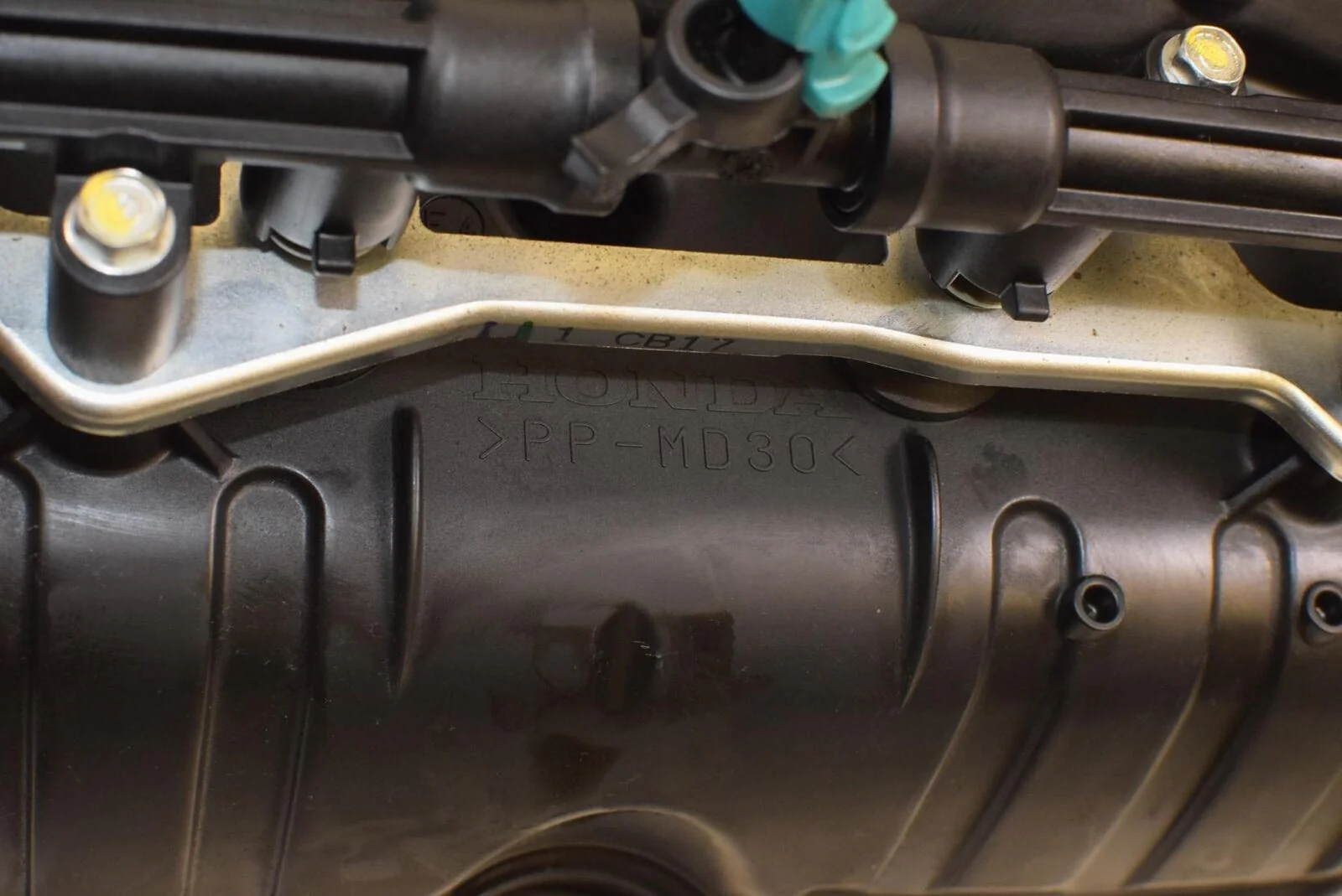 2012 Honda CBR600RR CBR600 RR Fuel Injectors Air Box Cleaner Breather 17220-MFJ- - Image 8