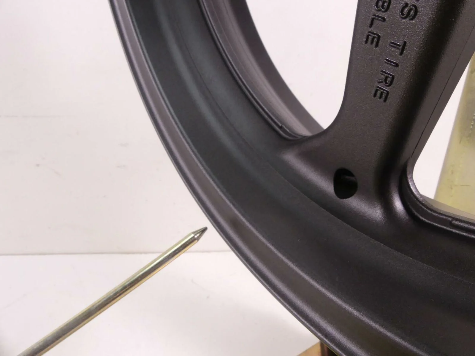 2012 Honda CBR600RR Front Straight Enkei Rim Wheel 17x 3.5 44650-MFJ-308 - Image 7
