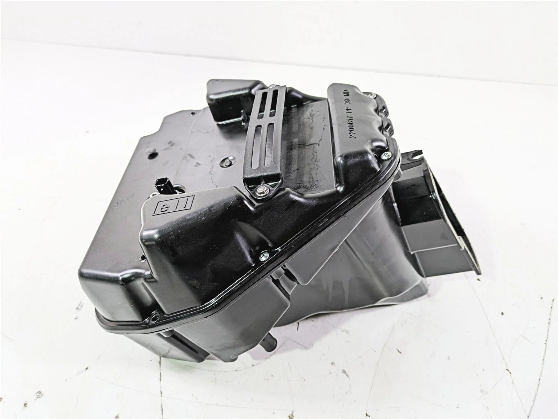 2012 Triumph Dayton 675 Air Box Cleaner Breather Filter T2200501 - Image 3