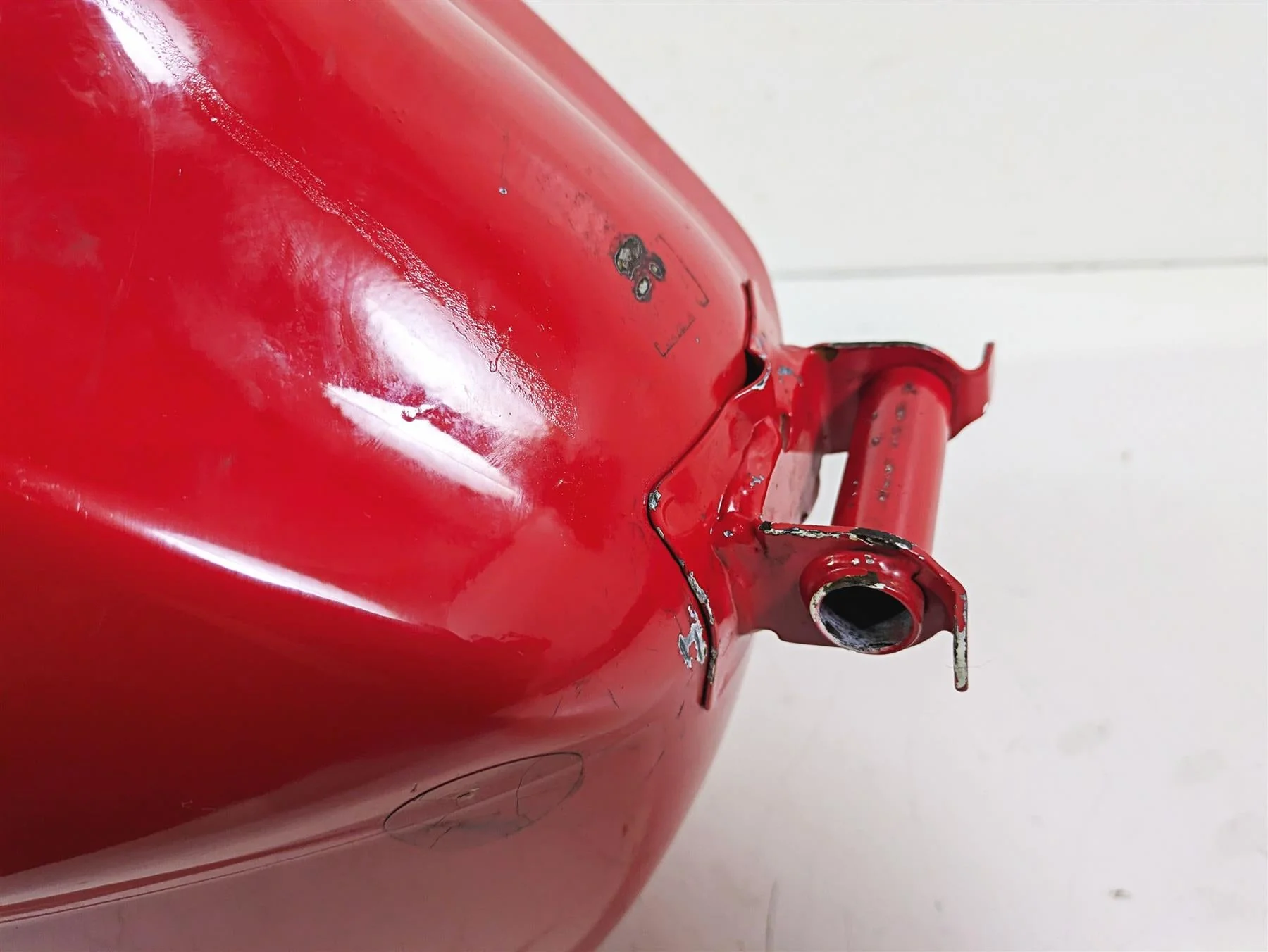 2012 Triumph Daytona 675 Fuel Gas Petrol Tank - No Dent T2401261 - Image 11