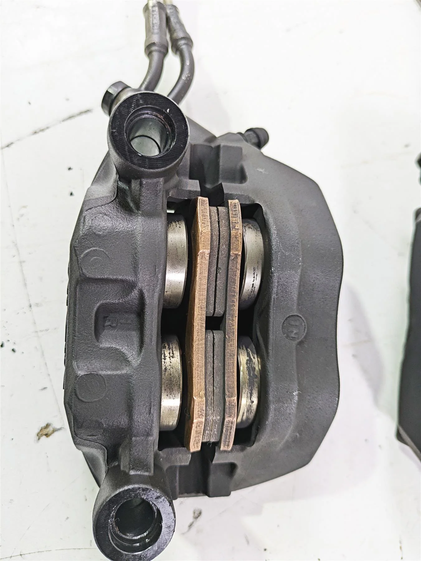 2012 Triumph Daytona 675 Nissin Front Brake Caliper 108mm Set T2021220 T2021230 - Image 7