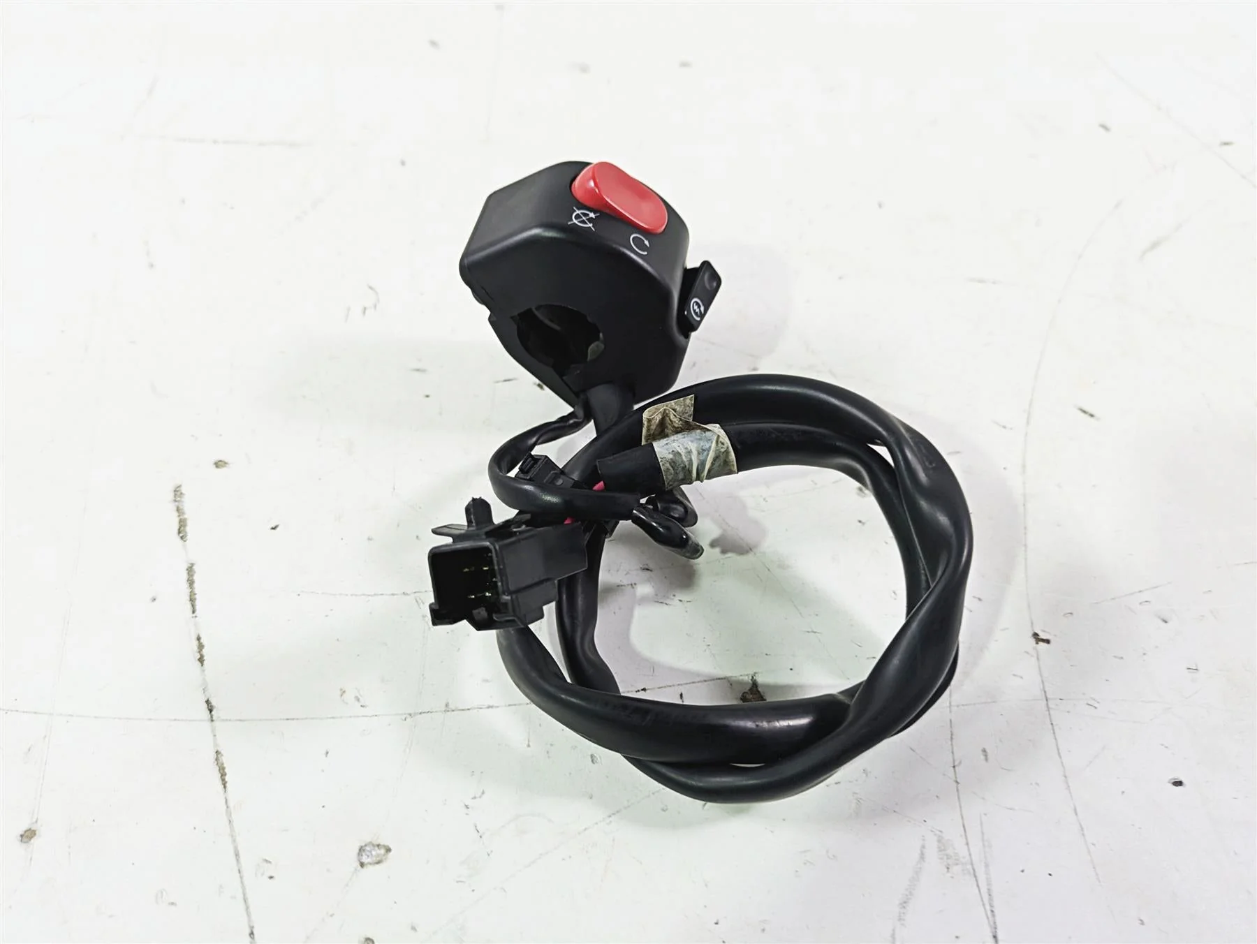 2012 Triumph Daytona 675 Right Hand Start Stop Control Switch T2049237 - Image 4