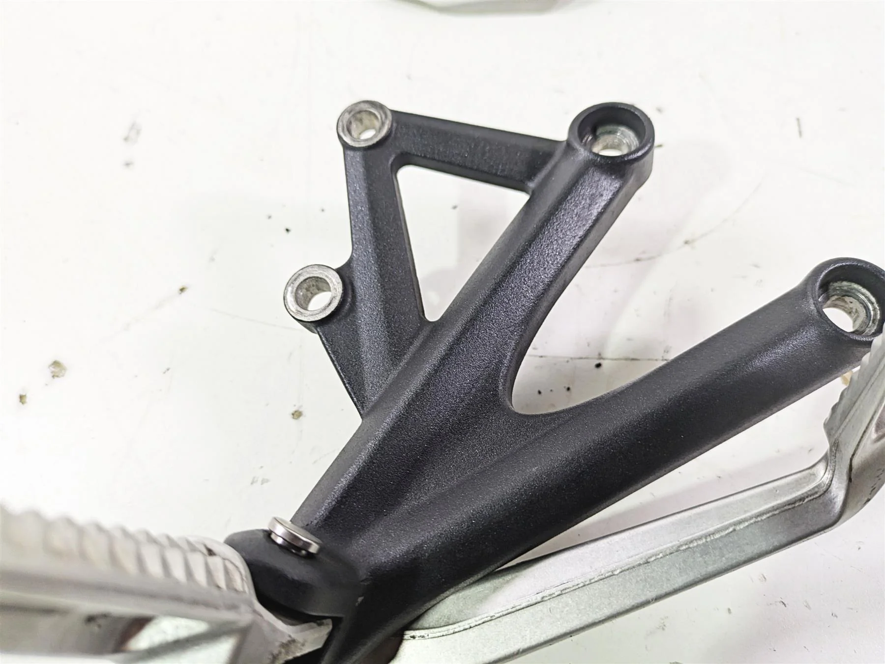 2012 Triumph Daytona 675 Right Rider Footpeg & Brake Pedal Set T2082056 T2082056 - Image 8