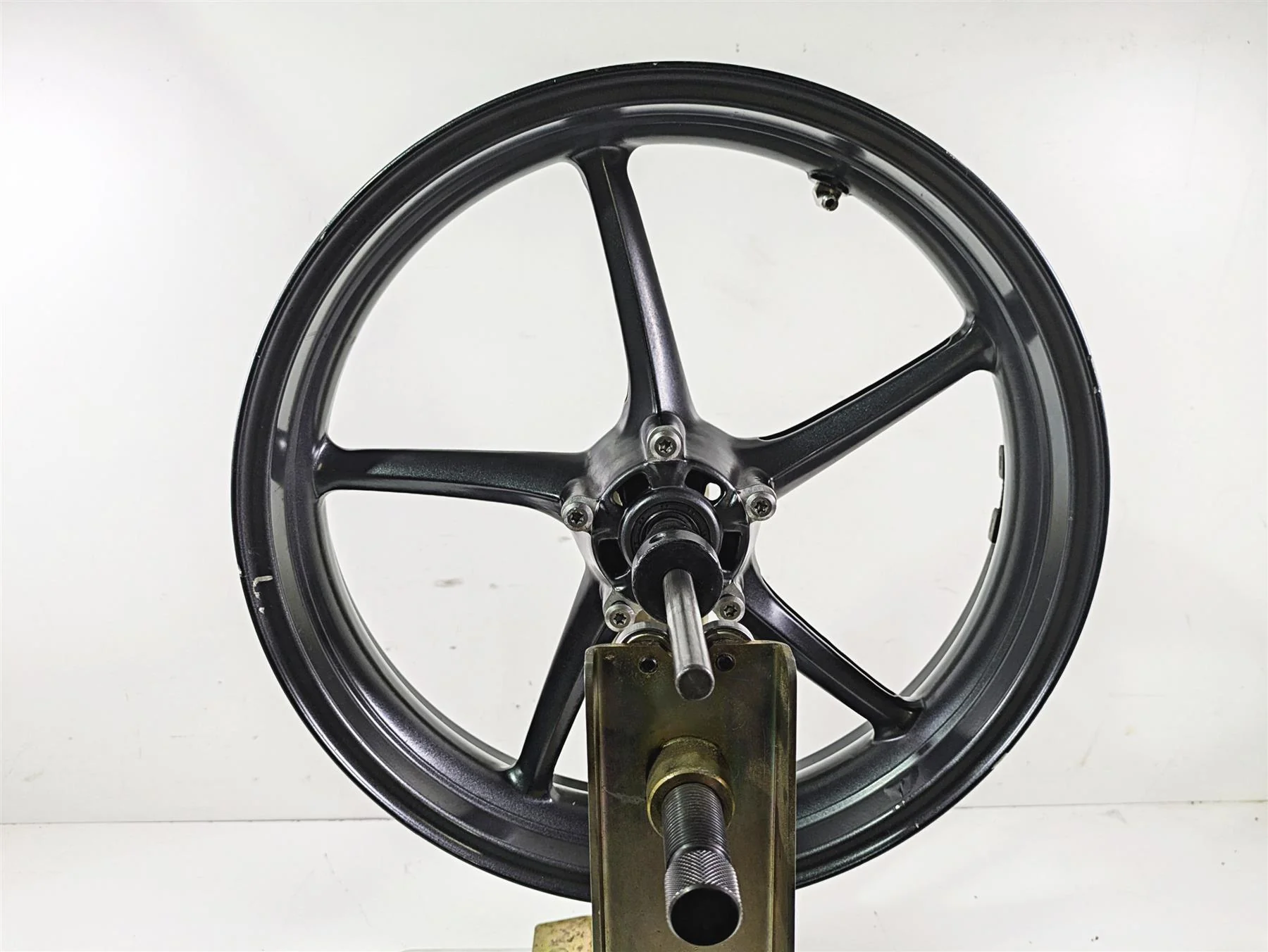 2012 Triumph Daytona 675 Straight 17x3.5 Front Wheel Rim Graphite T2000618