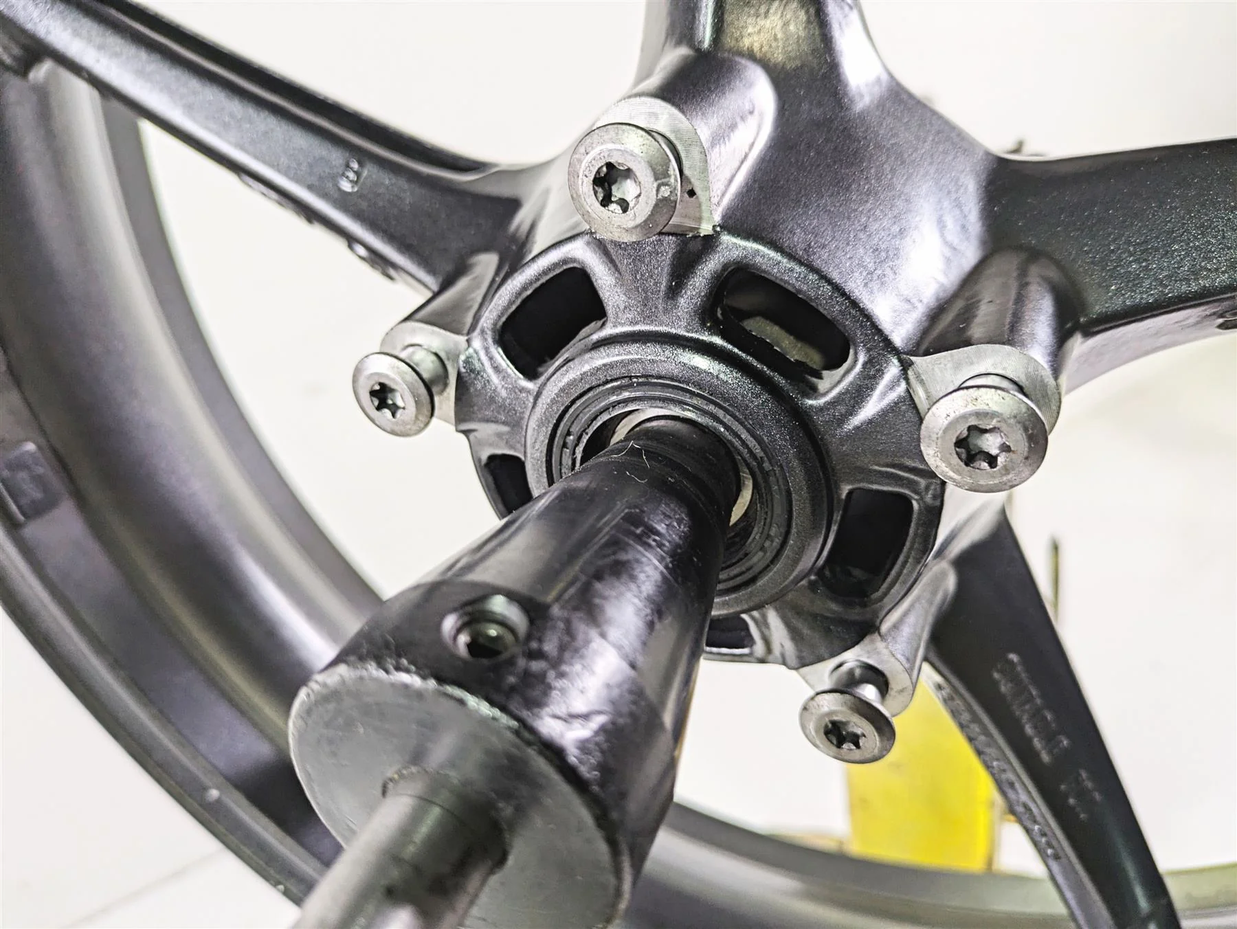 2012 Triumph Daytona 675 Straight 17x3.5 Front Wheel Rim Graphite T2000618 - Image 10