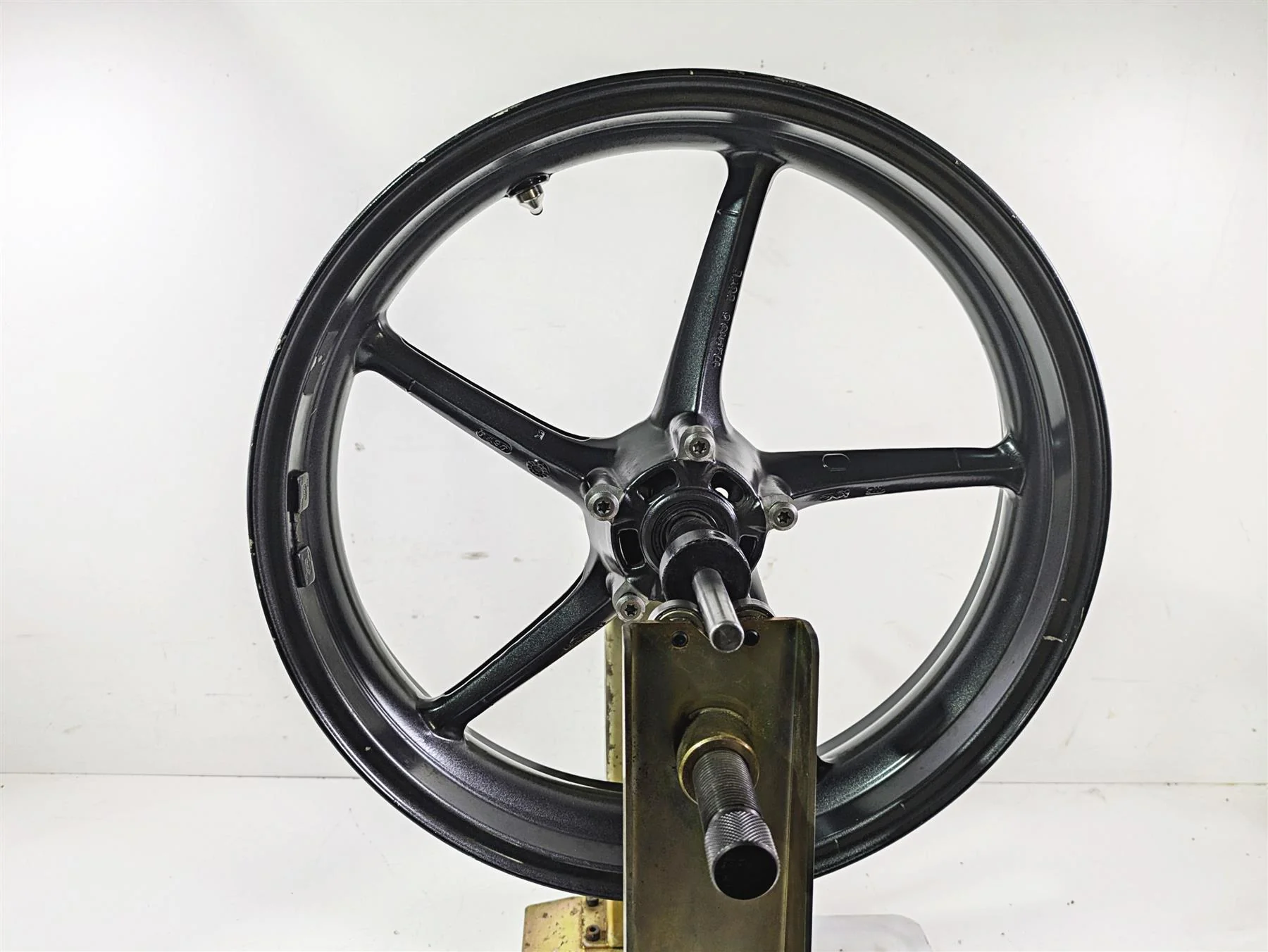 2012 Triumph Daytona 675 Straight 17x3.5 Front Wheel Rim Graphite T2000618 - Image 3
