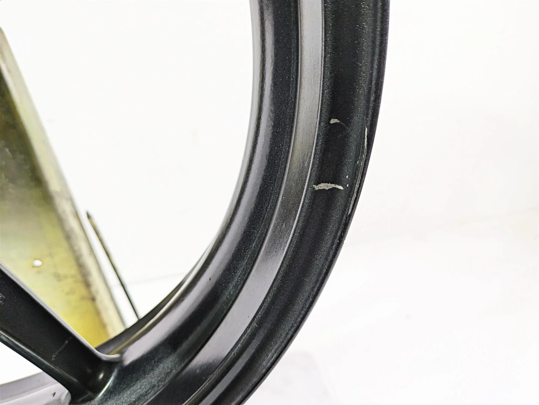 2012 Triumph Daytona 675 Straight 17x3.5 Front Wheel Rim Graphite T2000618 - Image 4