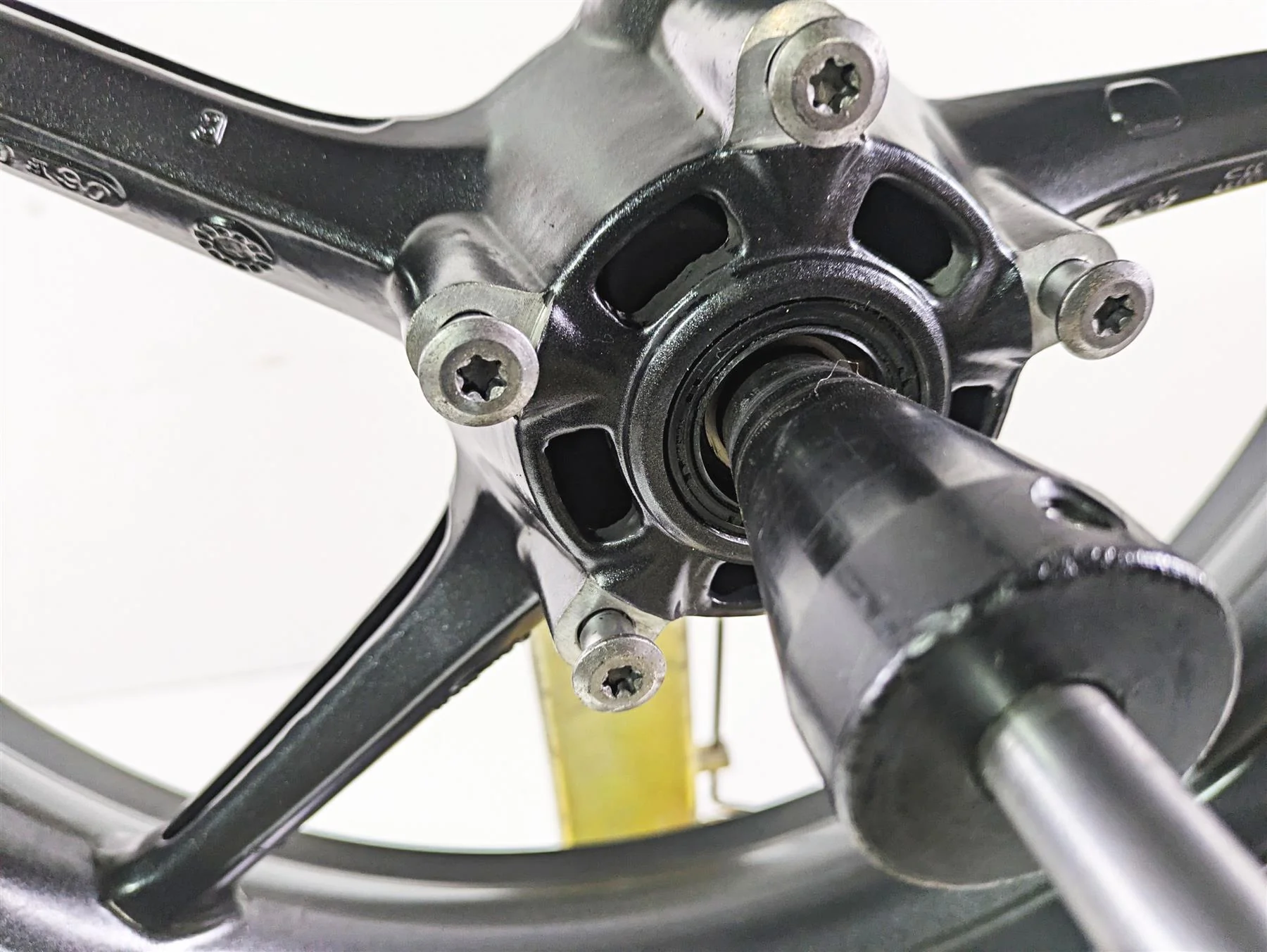 2012 Triumph Daytona 675 Straight 17x3.5 Front Wheel Rim Graphite T2000618 - Image 5