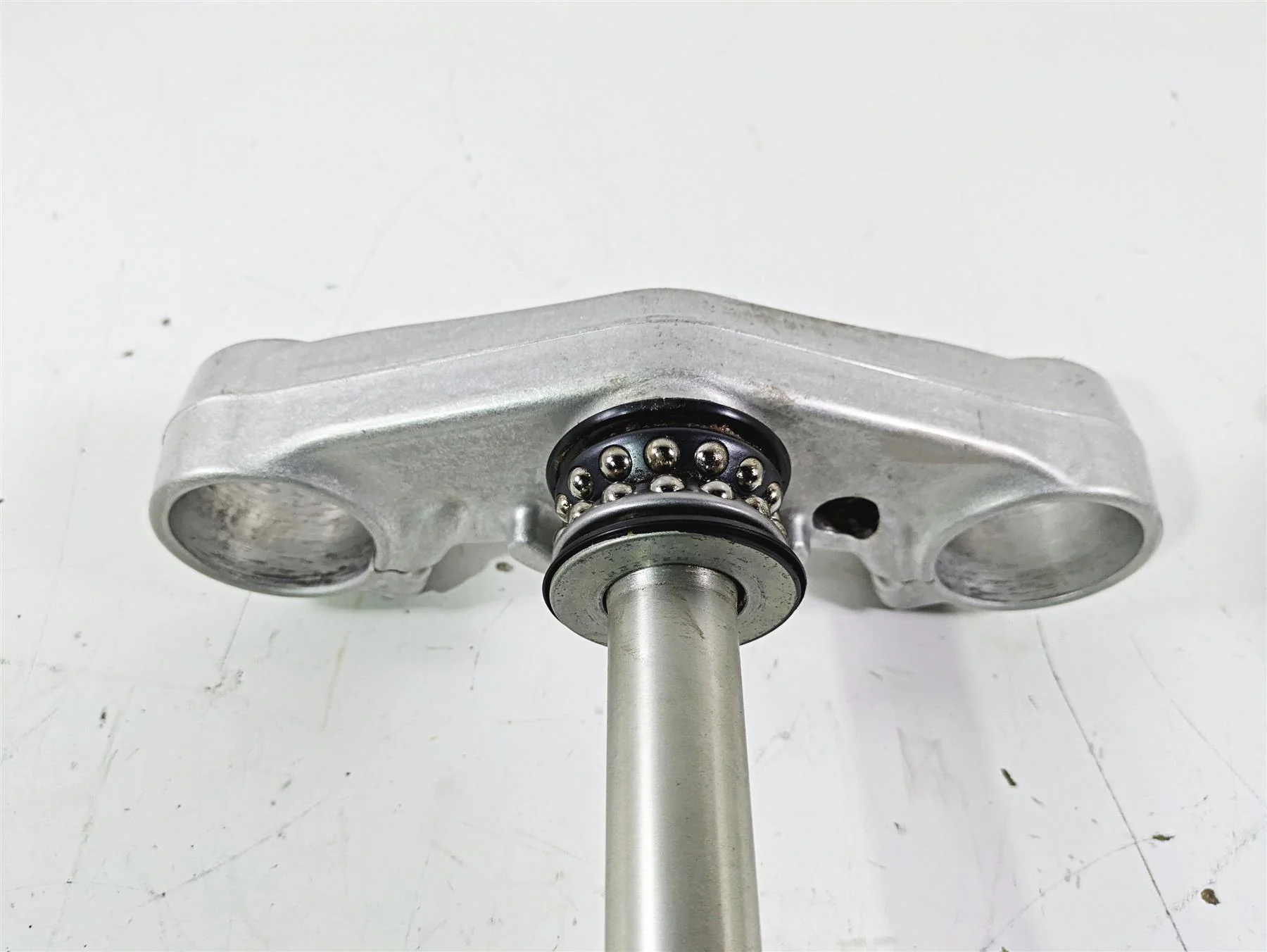 2012 Triumph Daytona 675 Upper Lower Triple Tree Set T2044130 T2049170 - Image 10