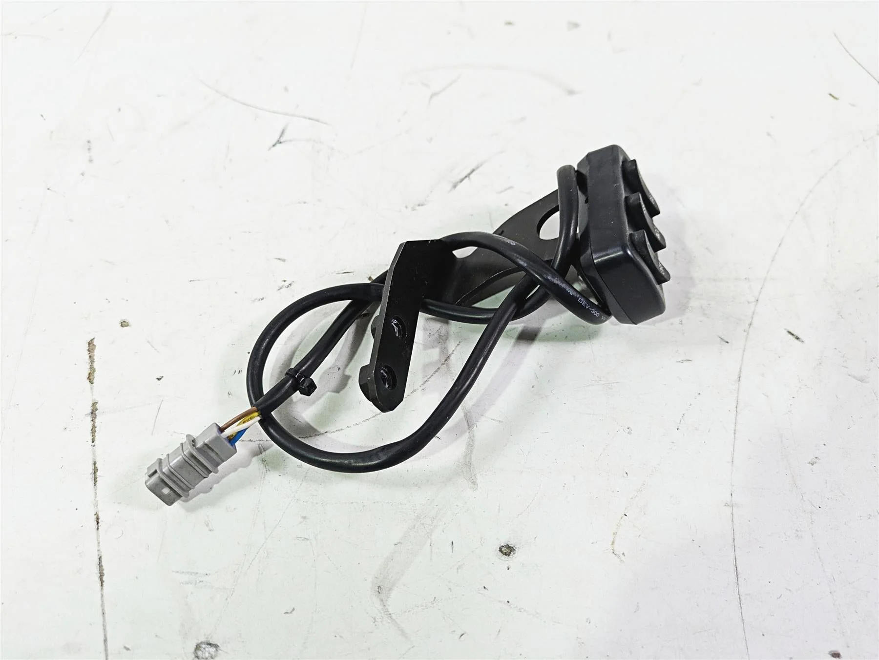 2012 Victory Cross Country Cruise Control Switch Set 4012843 - Image 4