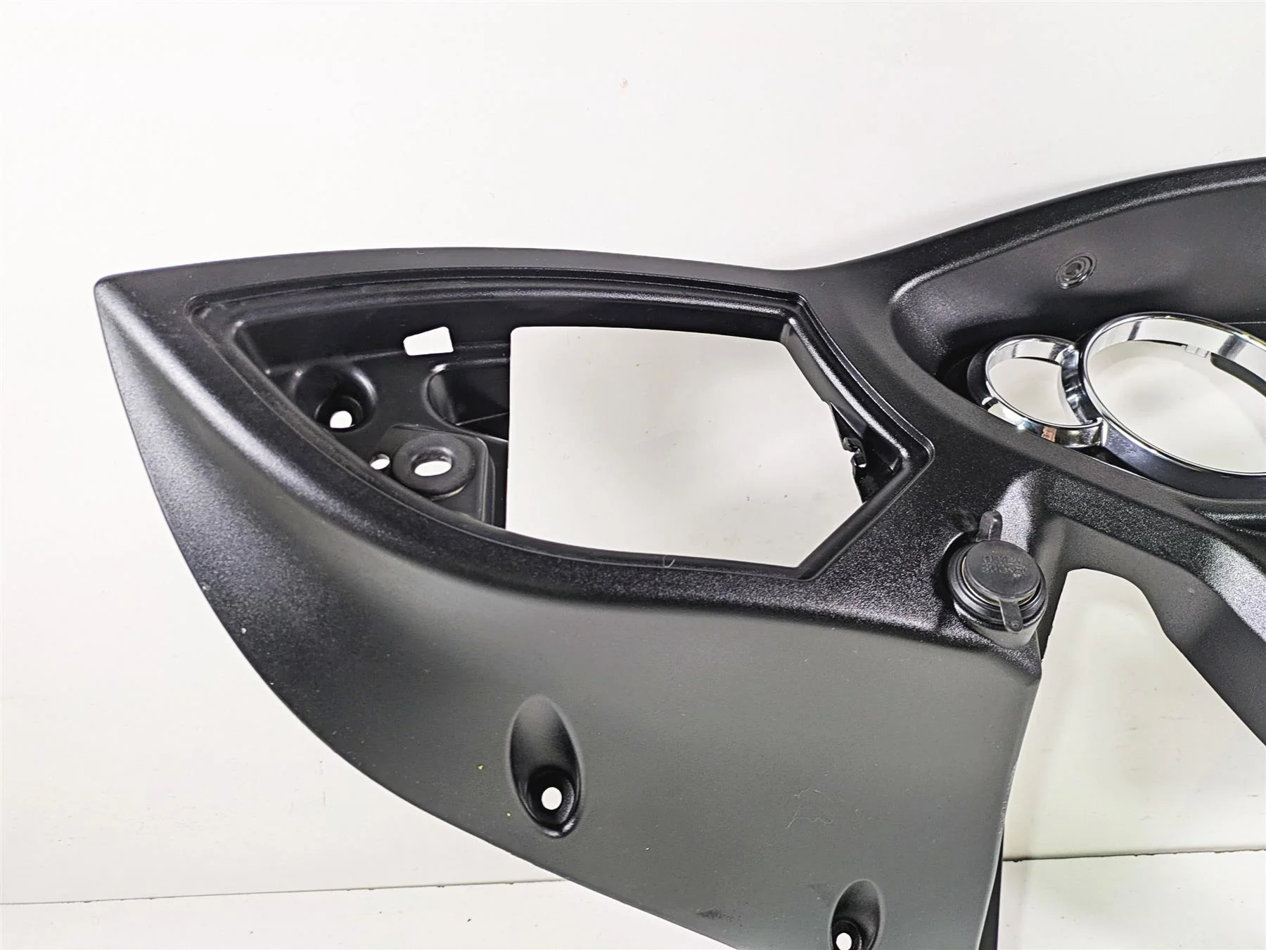 2012 Victory Cross Country Front Inner Nose Dash Fairing Cowl 5437066 - Image 3