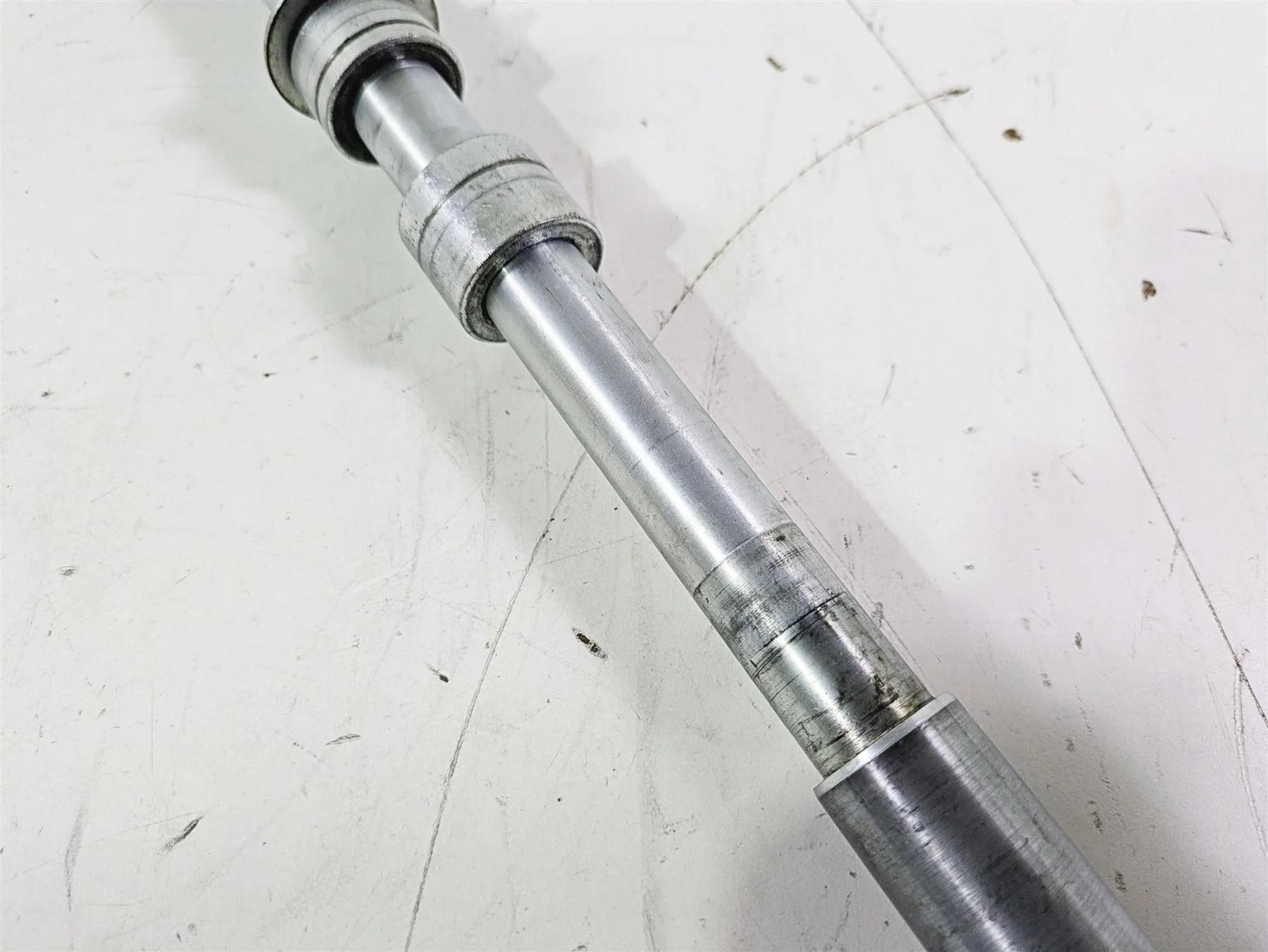 2012 Victory Cross Country Front Wheel Spindle Axle 5137439 5138509 - Image 10