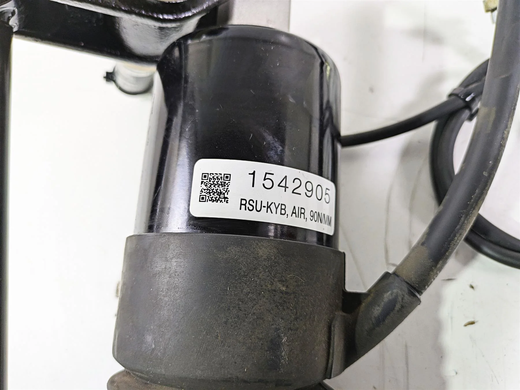 2012 Victory Cross Country Kyb Rear Air Shock Damper 90N/mm 1542905 - Image 10