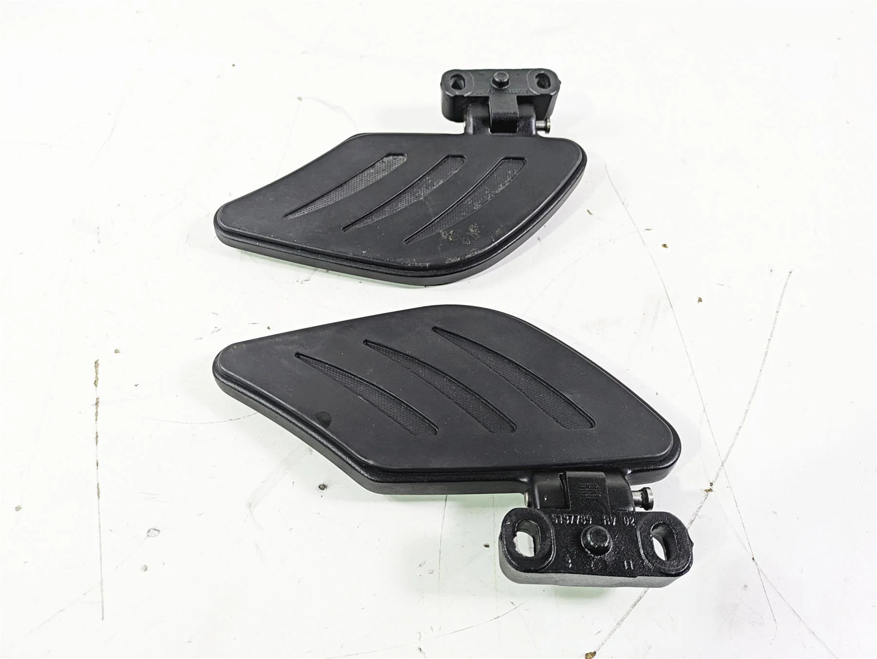 2012 Victory Cross Country Rear Passenger Floorboard Set 5137789 - Image 4