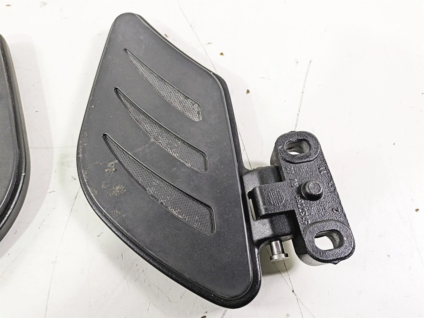 2012 Victory Cross Country Rear Passenger Floorboard Set 5137789 - Image 5