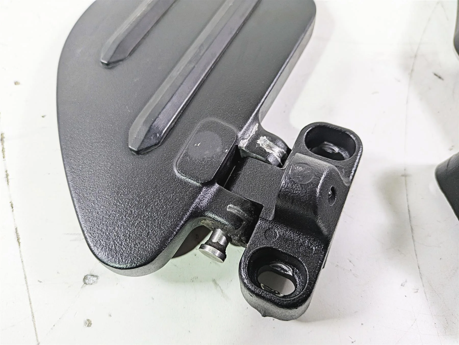 2012 Victory Cross Country Rear Passenger Floorboard Set 5137789 - Image 9