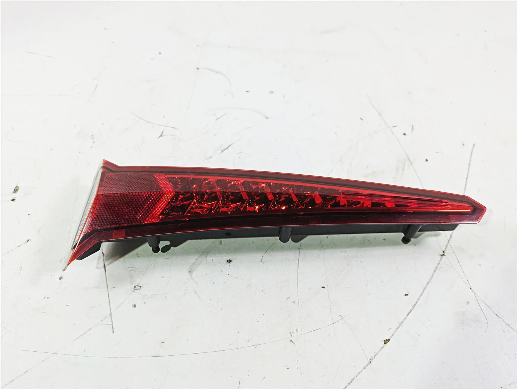 2012 Victory Cross Country Rear Taillight Tail Light Lamp 2411623 - Image 4