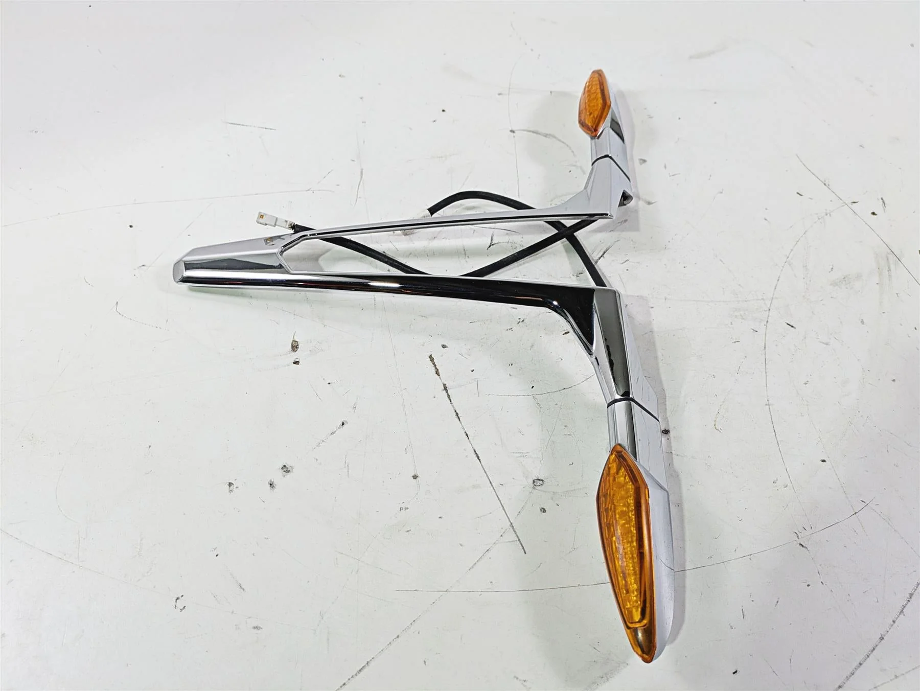 2012 Victory Cross Country Rear Turn Signal Blinker & Mount 5136613 - Image 2