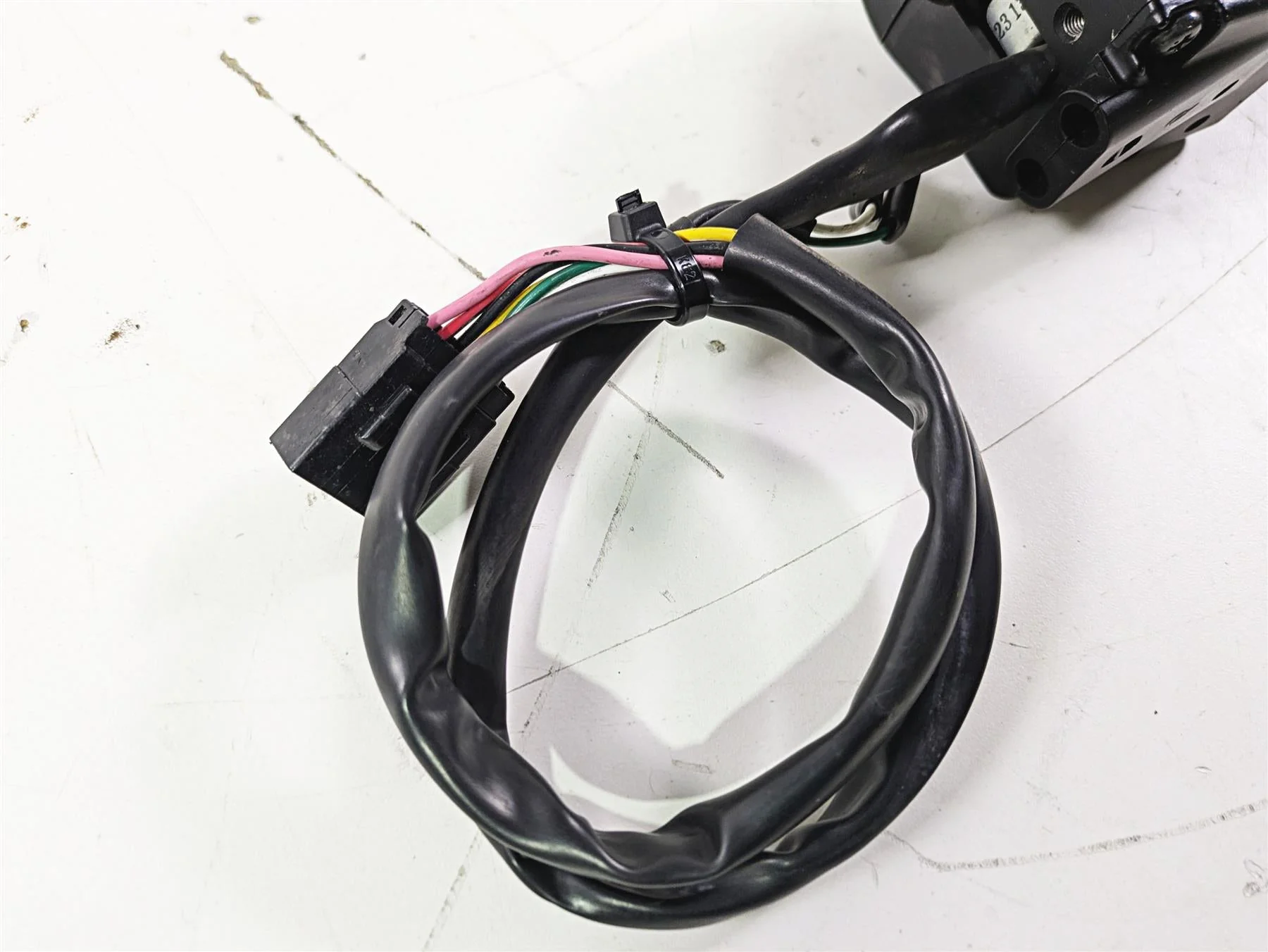 2012 Victory Cross Country Right Control Switch & Throttle 4011357 - Image 10