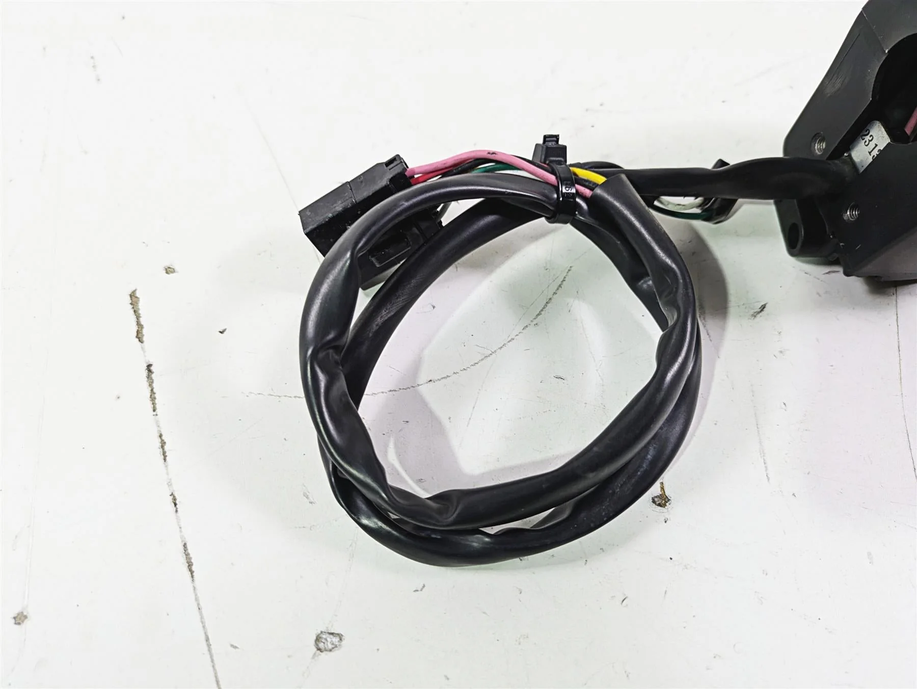 2012 Victory Cross Country Right Control Switch & Throttle 4011357 - Image 4