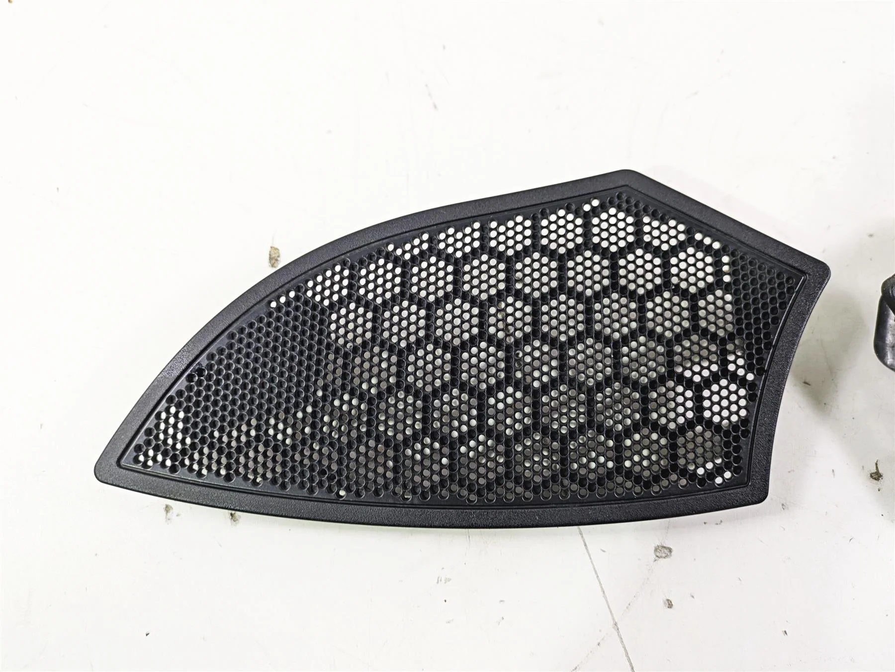 2012 Victory Cross Country Speaker Grill Cover Fairing Set 5438835 5438836 - Image 6