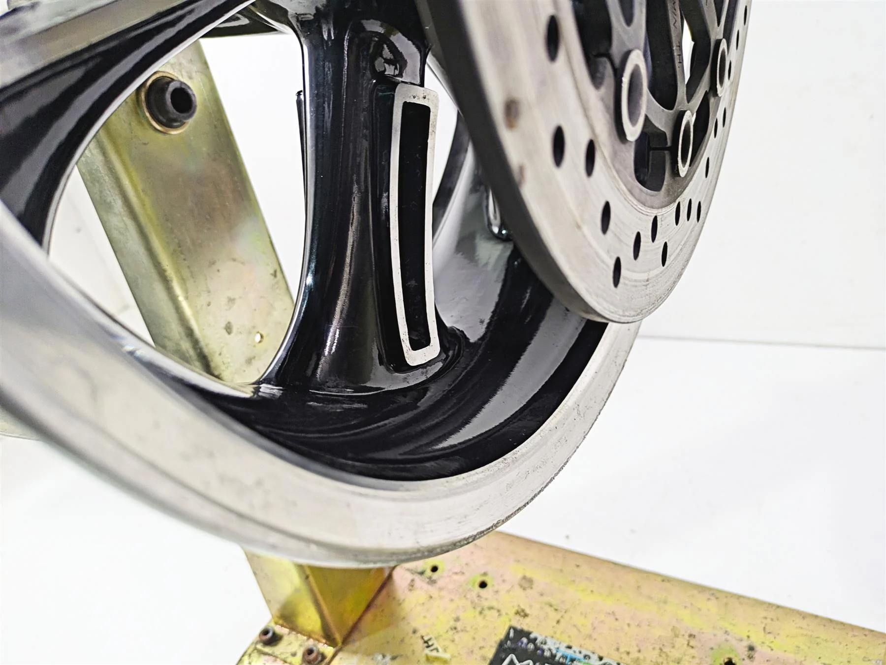 2012 Victory Cross Country Straight 16x5 Rear Wheel Rim 1521384 - Image 8