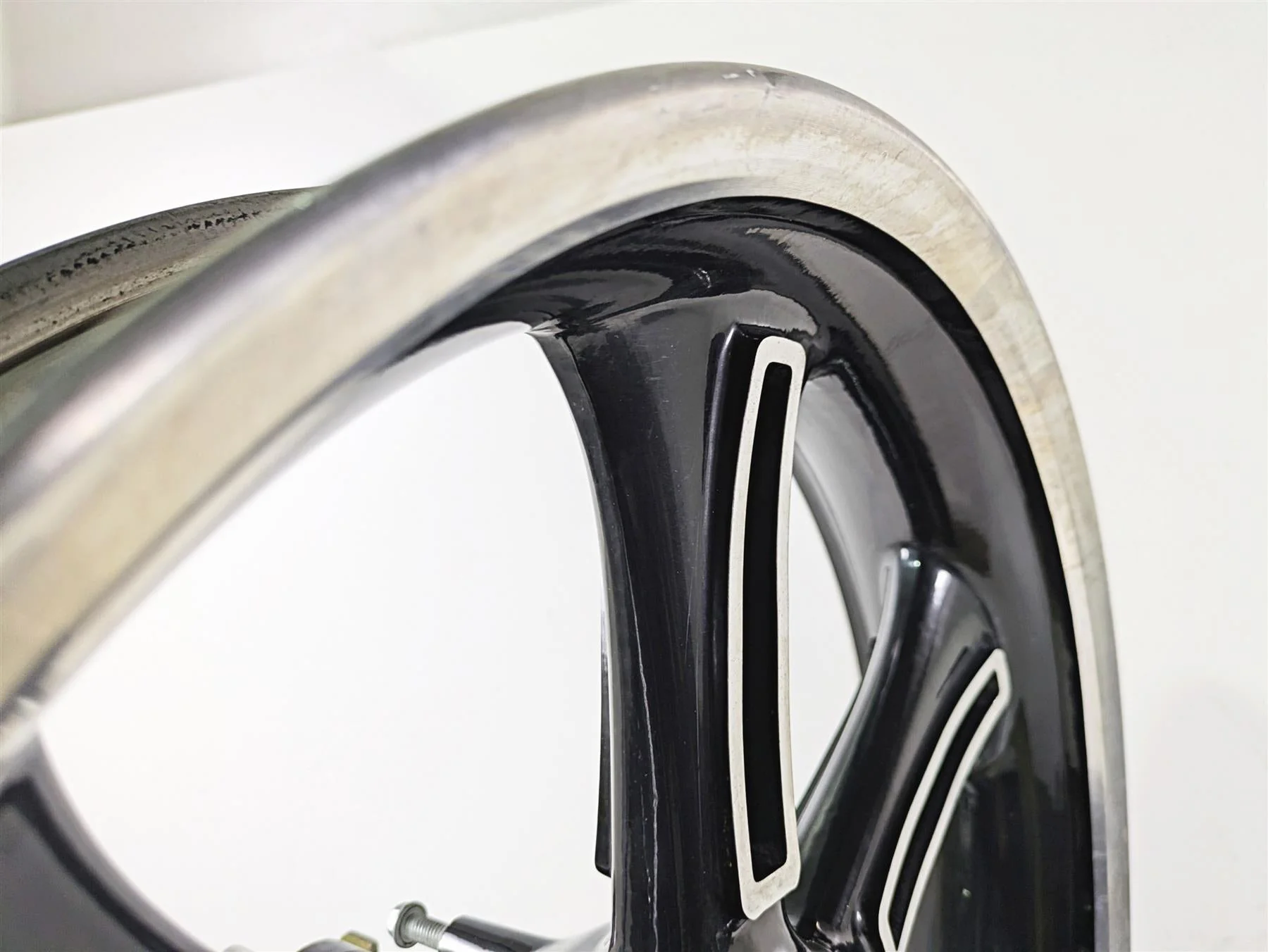 2012 Victory Cross Country Straight 18x3.5 Front Wheel Rim 1521383 - Image 10