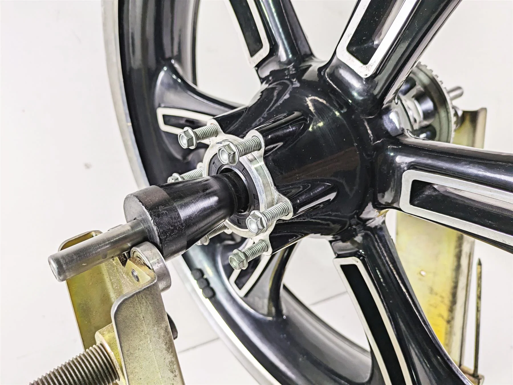 2012 Victory Cross Country Straight 18x3.5 Front Wheel Rim 1521383 - Image 5