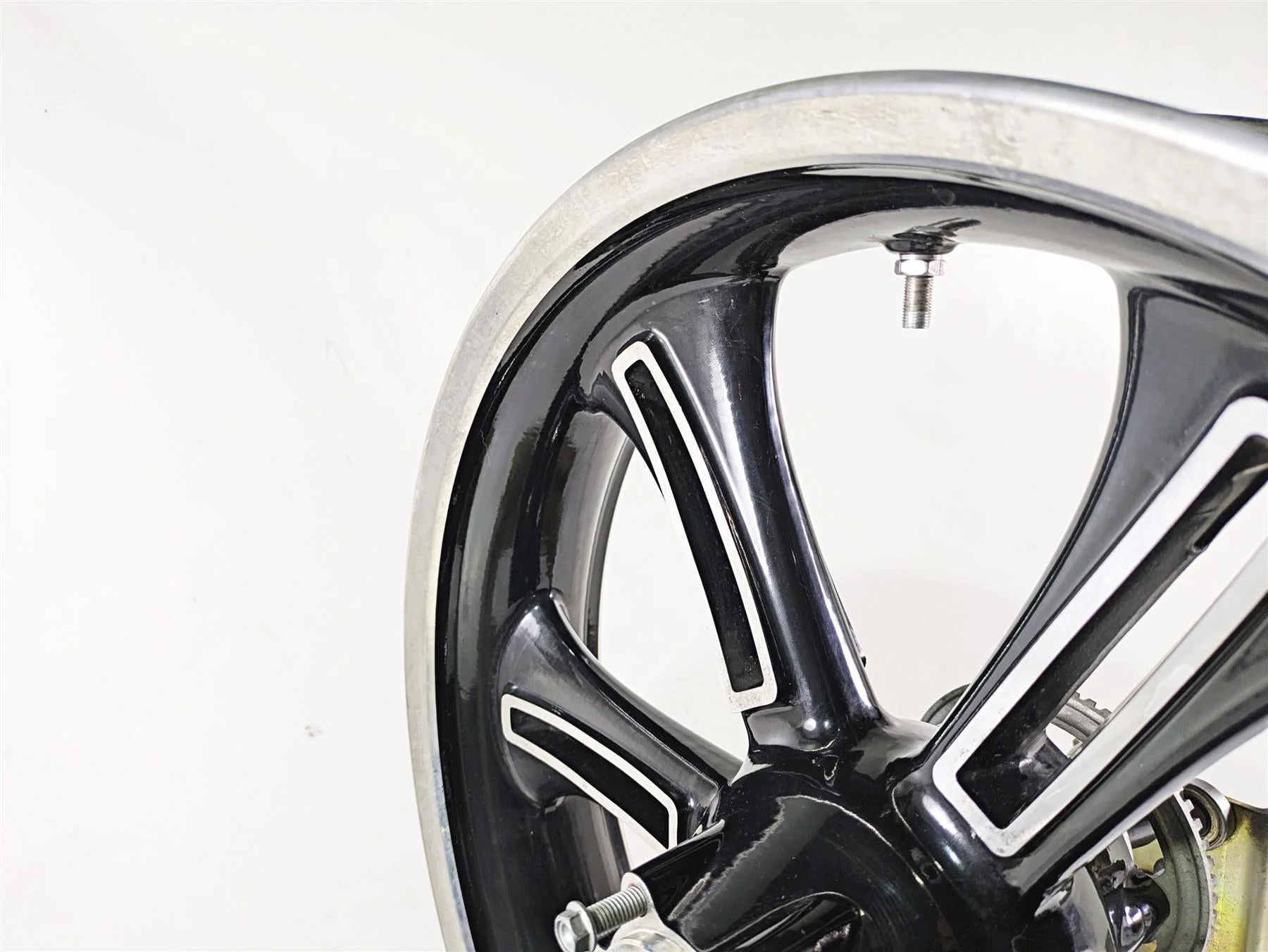 2012 Victory Cross Country Straight 18x3.5 Front Wheel Rim 1521383 - Image 6