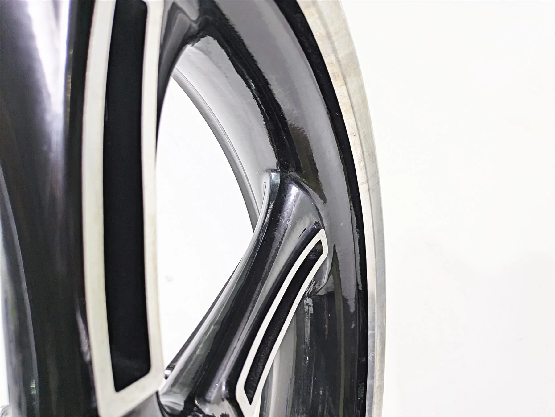2012 Victory Cross Country Straight 18x3.5 Front Wheel Rim 1521383 - Image 9