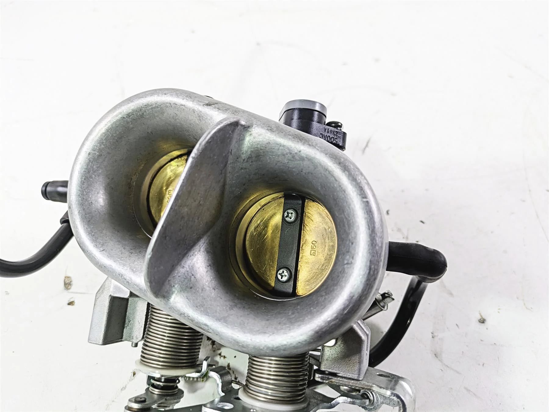 2012 Victory Cross Country Throttle Body Fuel Injection Set 1204320 1205085 - Image 6