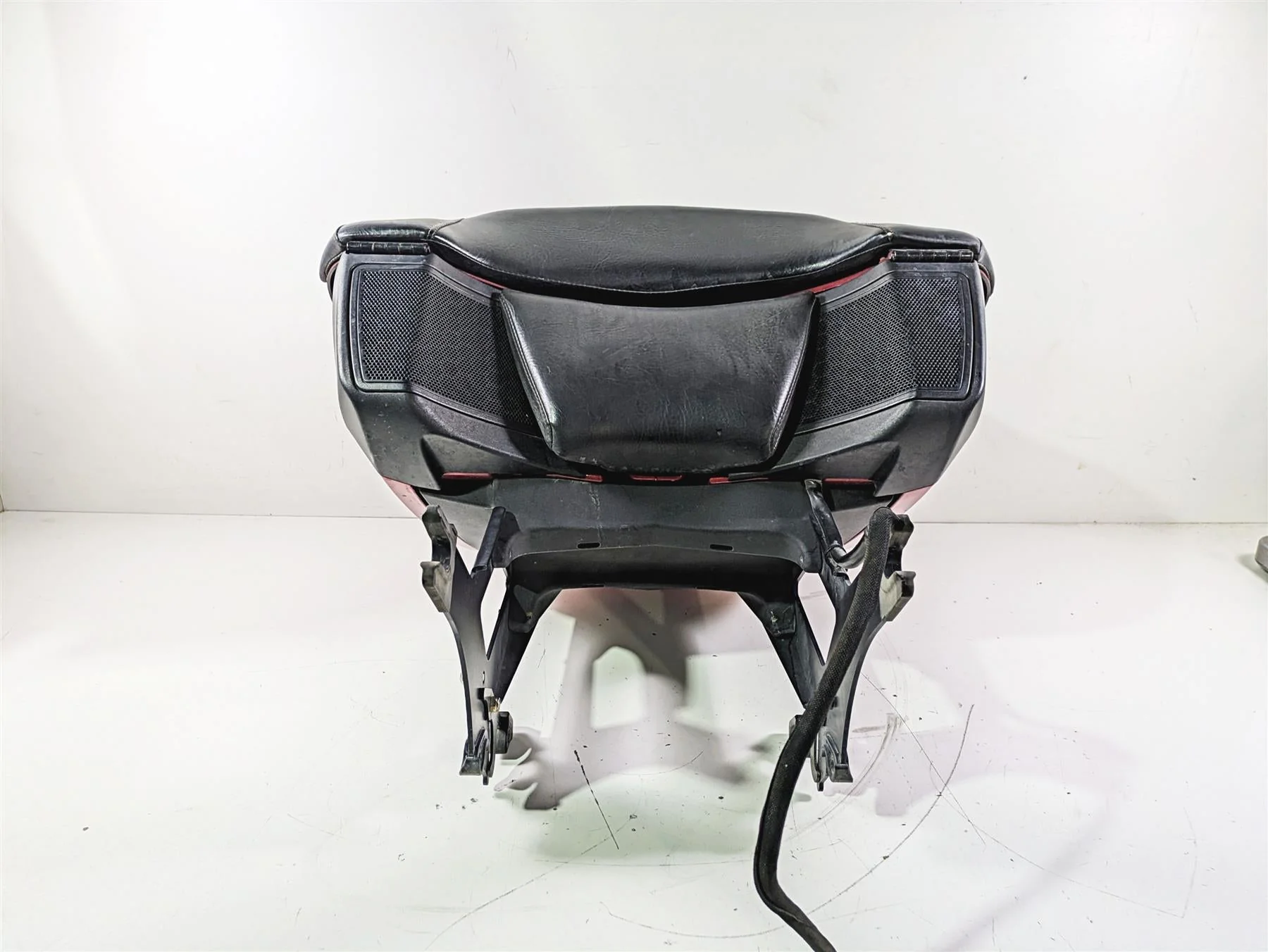2012 Victory Cross Country Trunk Tour Pak Tourpak Luggage Box + Mount 5438158 - Image 2