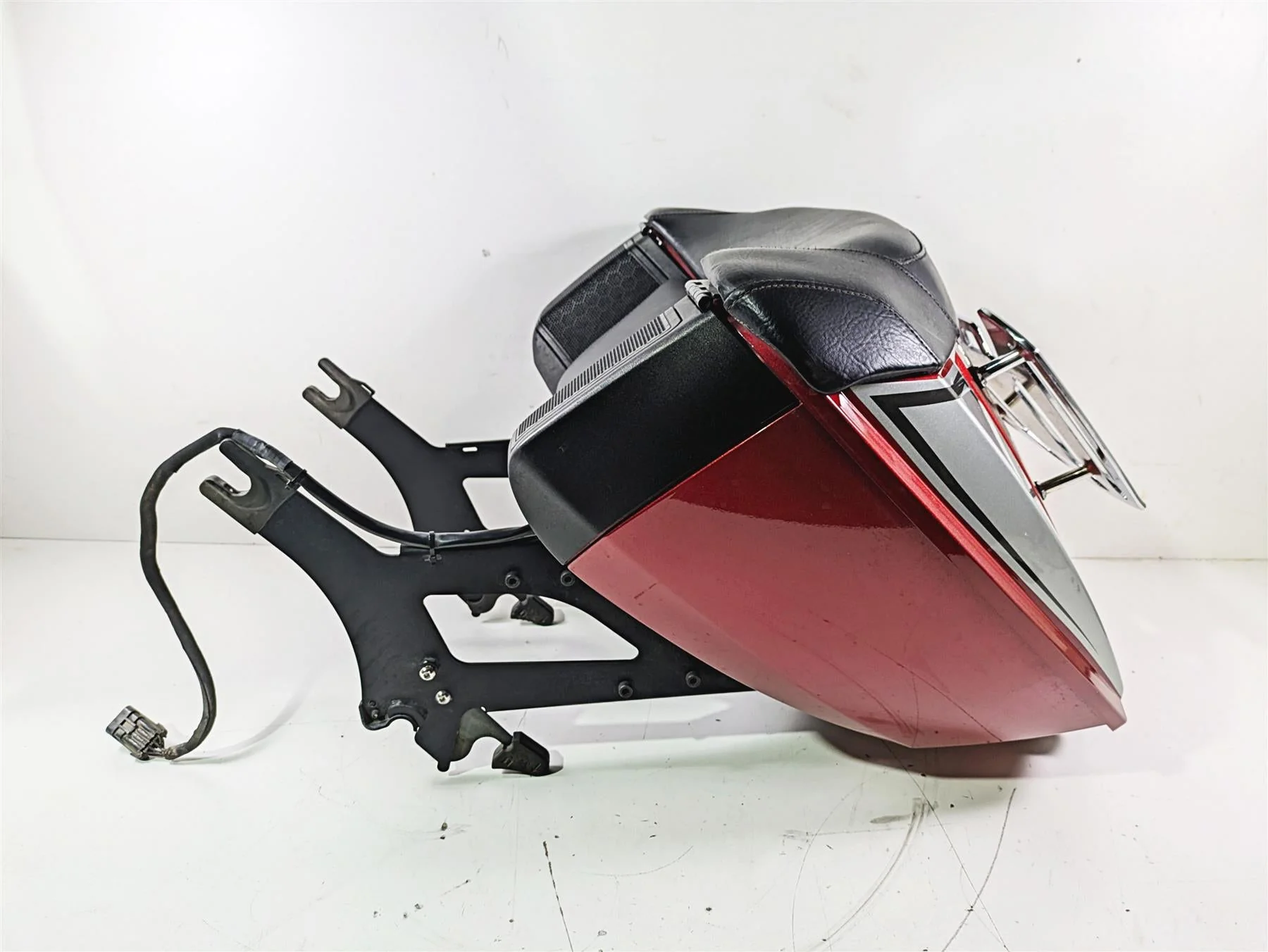 2012 Victory Cross Country Trunk Tour Pak Tourpak Luggage Box + Mount 5438158 - Image 3