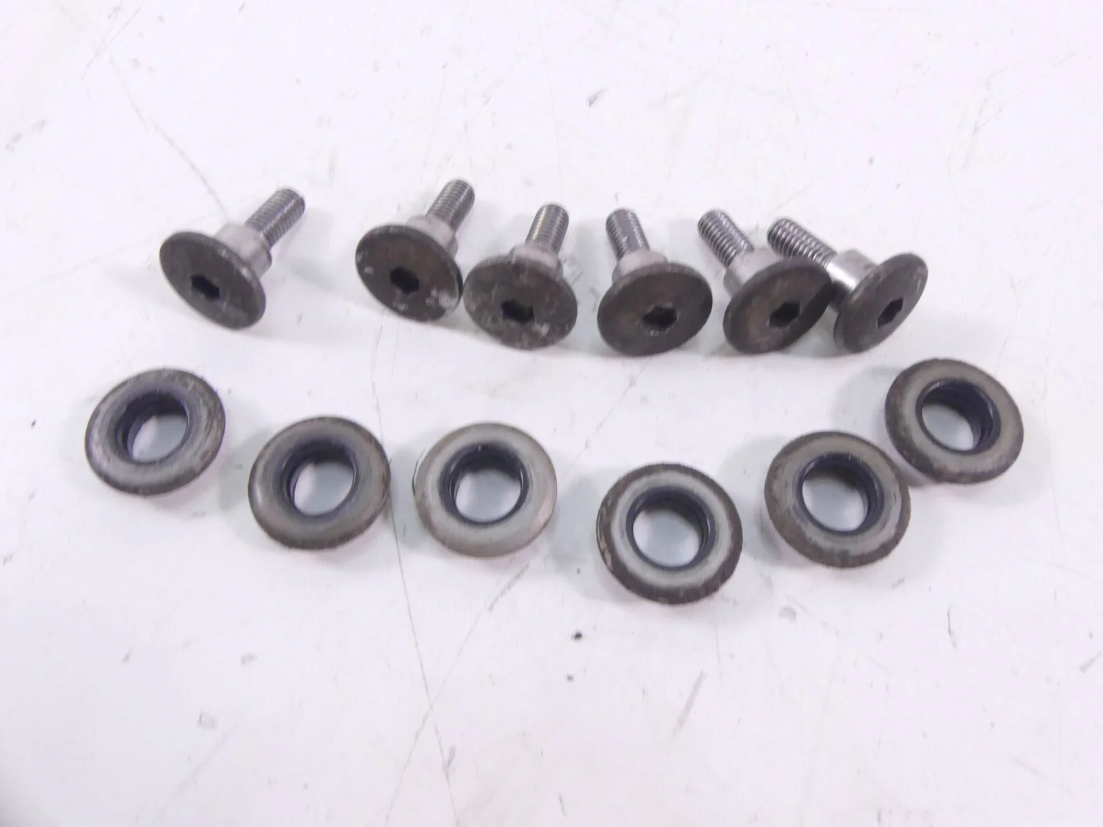 2012 Yamaha XT1200 Super Tenere Cylinder Head Valve Cover 23P-11190-00-00 - Image 6