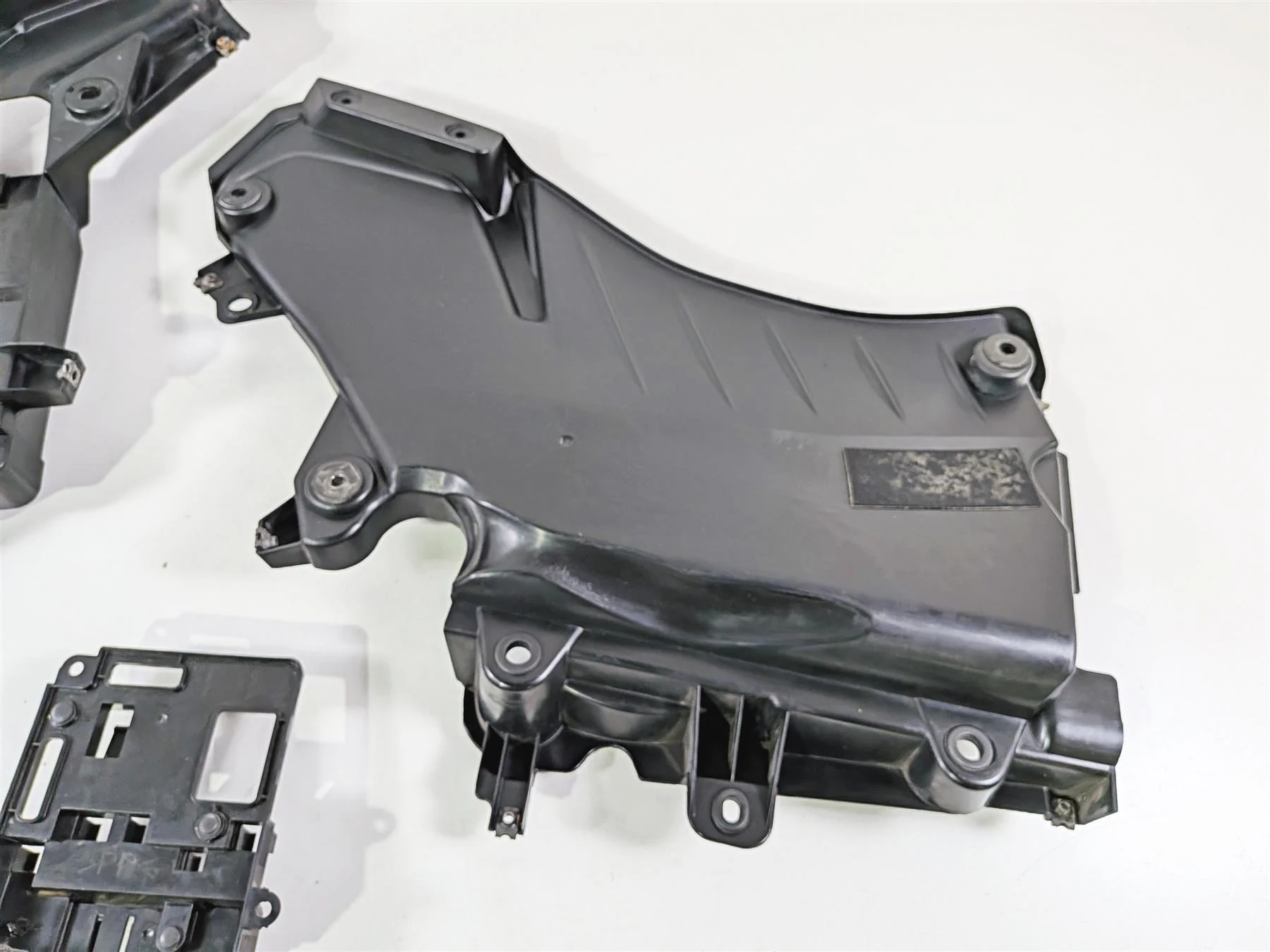 2012 Yamaha XT1200 Super Tenere Electrical Carrier Infill Cover 23P-2137U-00 - Image 11