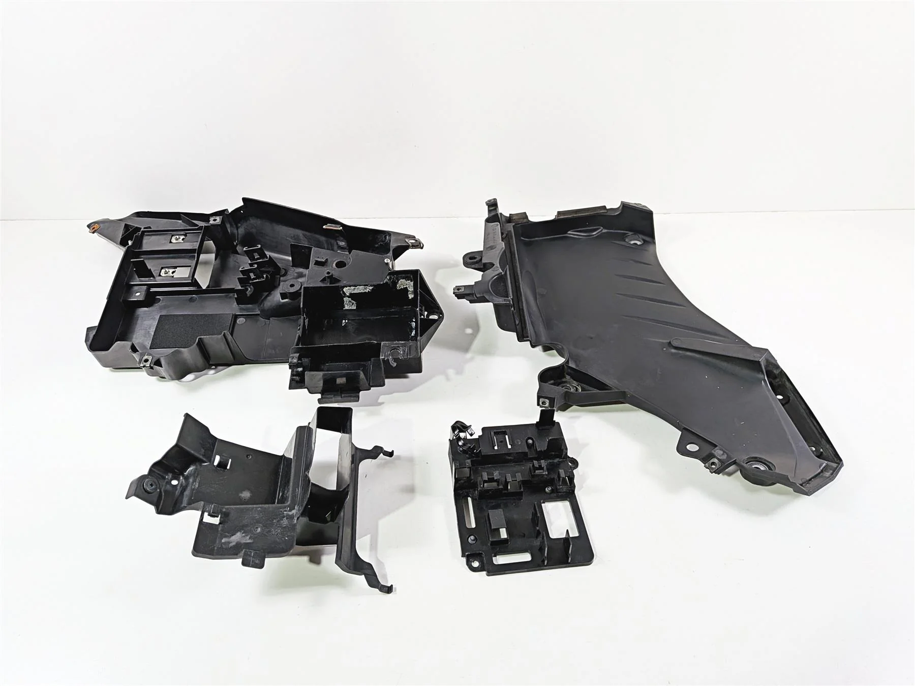 2012 Yamaha XT1200 Super Tenere Electrical Carrier Infill Cover 23P-2137U-00 - Image 13