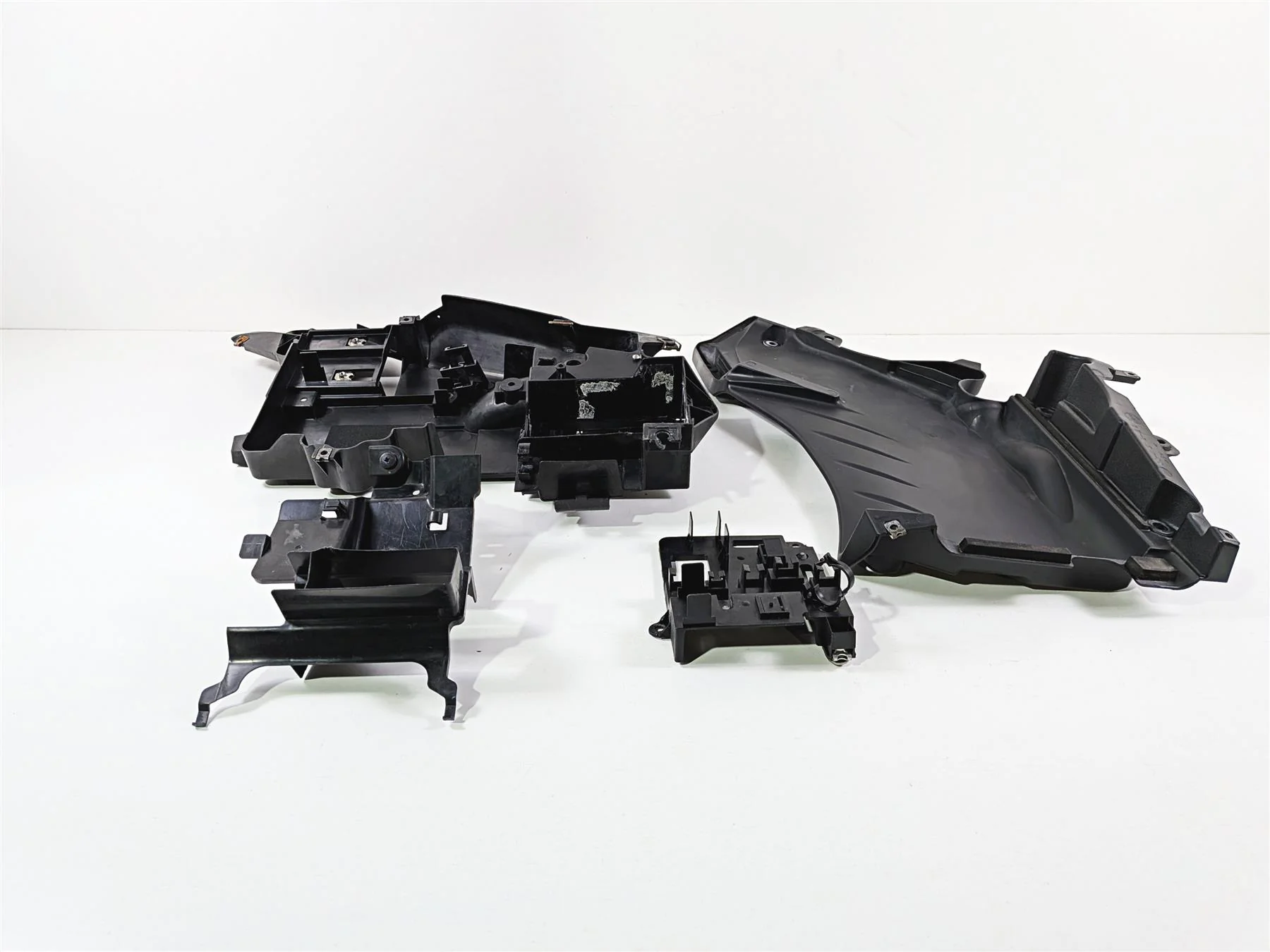 2012 Yamaha XT1200 Super Tenere Electrical Carrier Infill Cover 23P-2137U-00 - Image 2