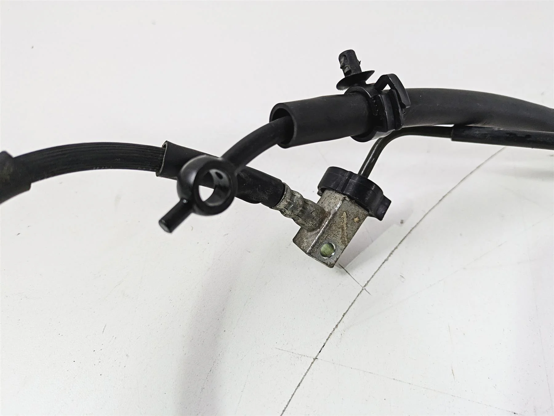 2012 Yamaha XT1200 Super Tenere Front Abs Brake Line Set 23P-25872-00-00 - Image 9