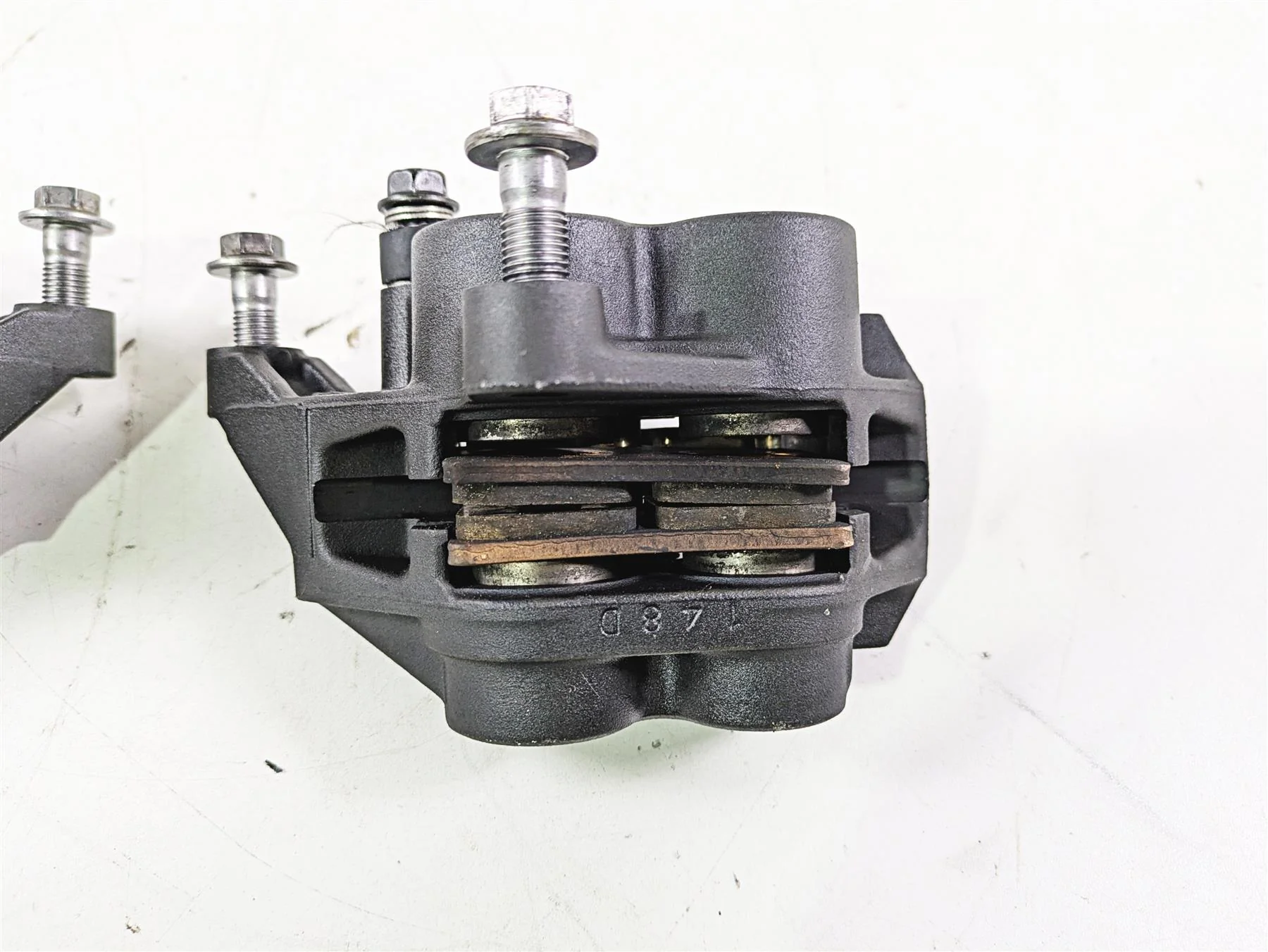 2012 Yamaha XT1200 Super Tenere Front Brake Caliper Set 23P-2580T-00 23P-2580U - Image 10