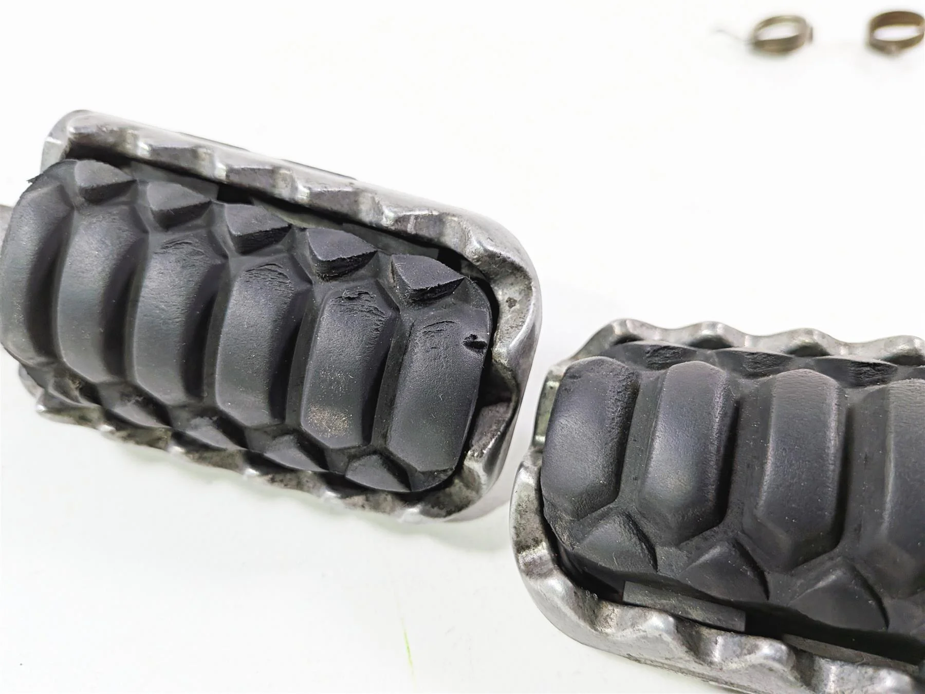 2012 Yamaha XT1200 Super Tenere Front Footpeg Foot Peg Set 23P-27451-00-00 - Image 10