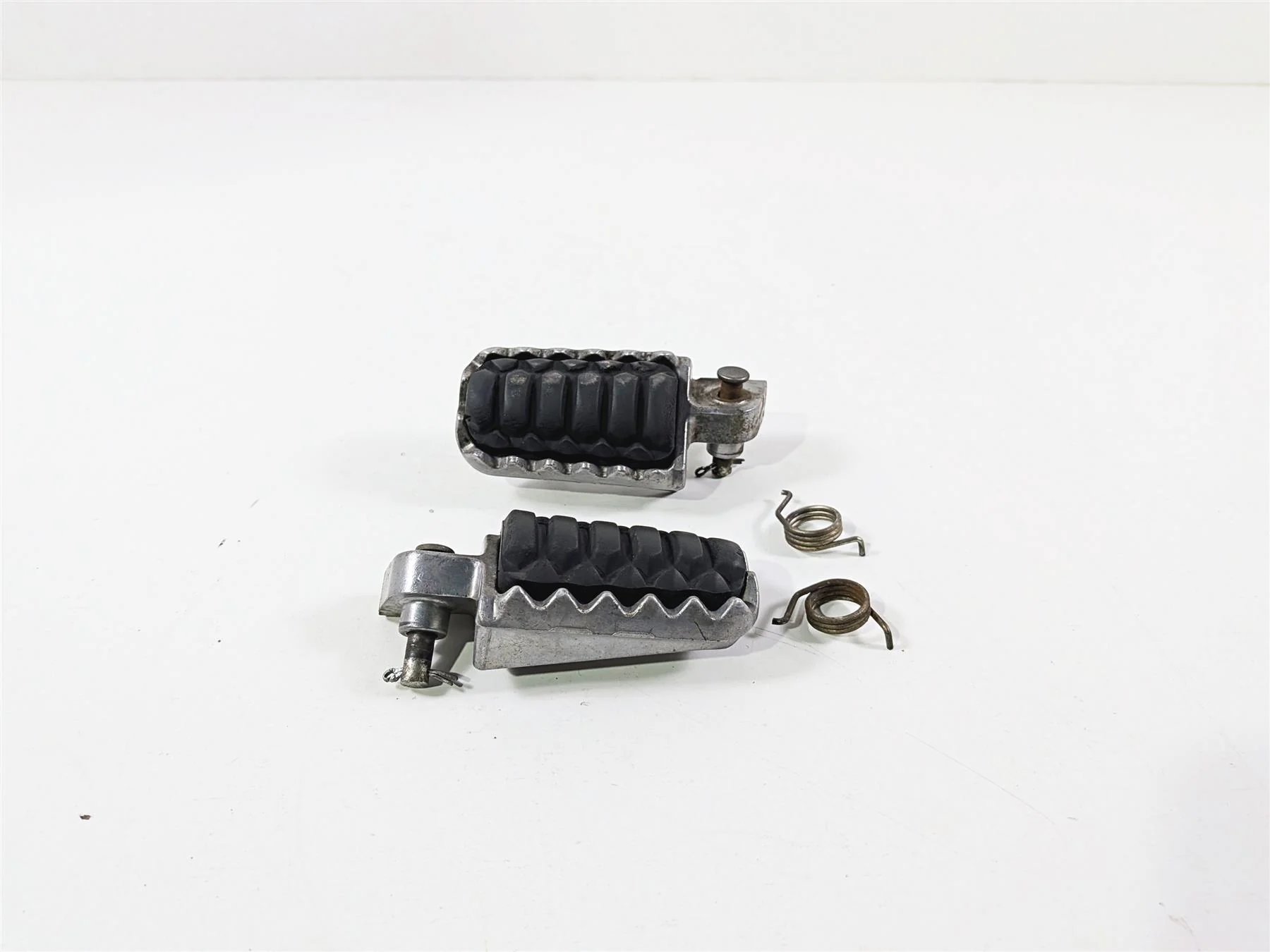 2012 Yamaha XT1200 Super Tenere Front Footpeg Foot Peg Set 23P-27451-00-00 - Image 3