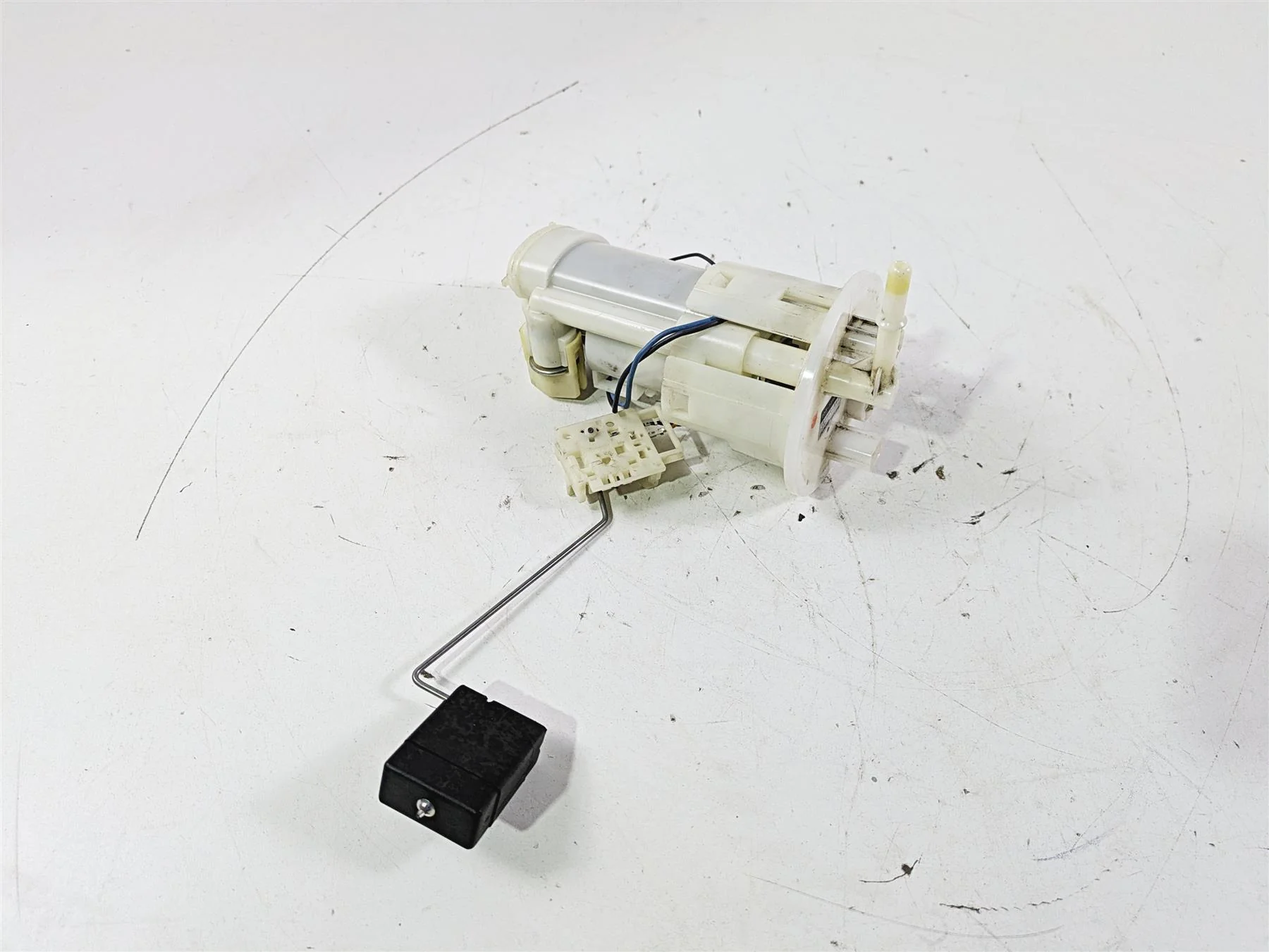 2012 Yamaha XT1200 Super Tenere Fuel Gas Petrol Pump 23P-13907-00-00 - Image 12